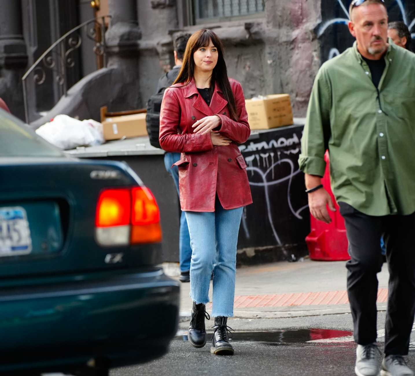 Dakota_Johnson_-_On_the_set_of__Madame_Web__in_Boston_1012202207.jpg