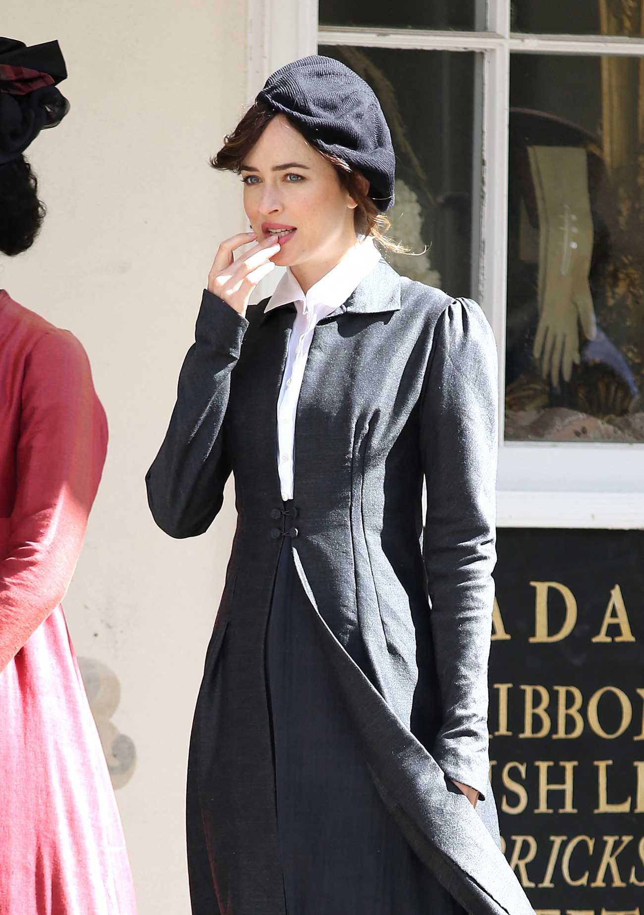 Dakota_Johnson_-_On_the_set_of__Persuasion__in_Bath2C_UK_06252021_17.jpg