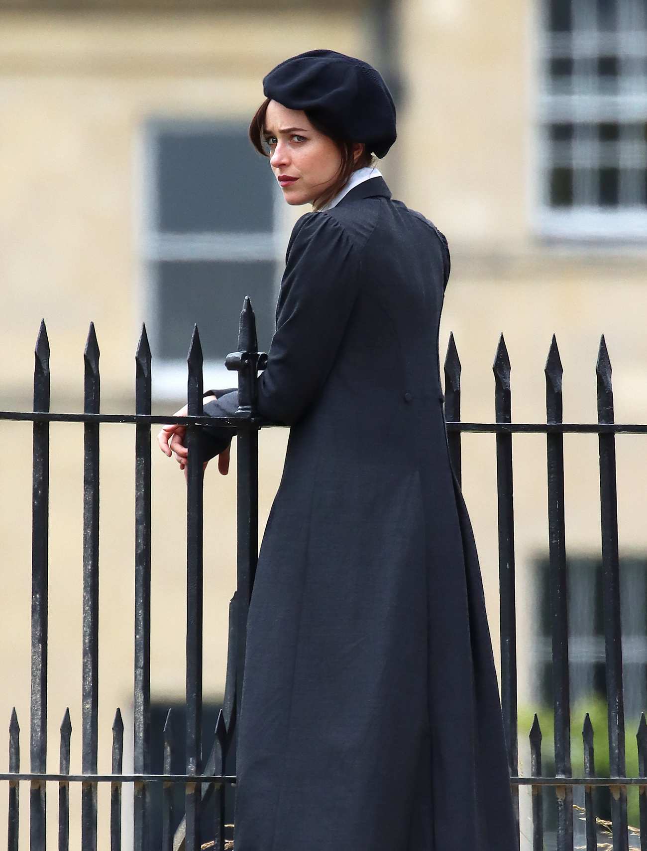 Dakota_Johnson_-_On_the_set_of__Persuasion__on_The_Royal_Crescent_In_Bath2C_UK_06242021_06.jpg