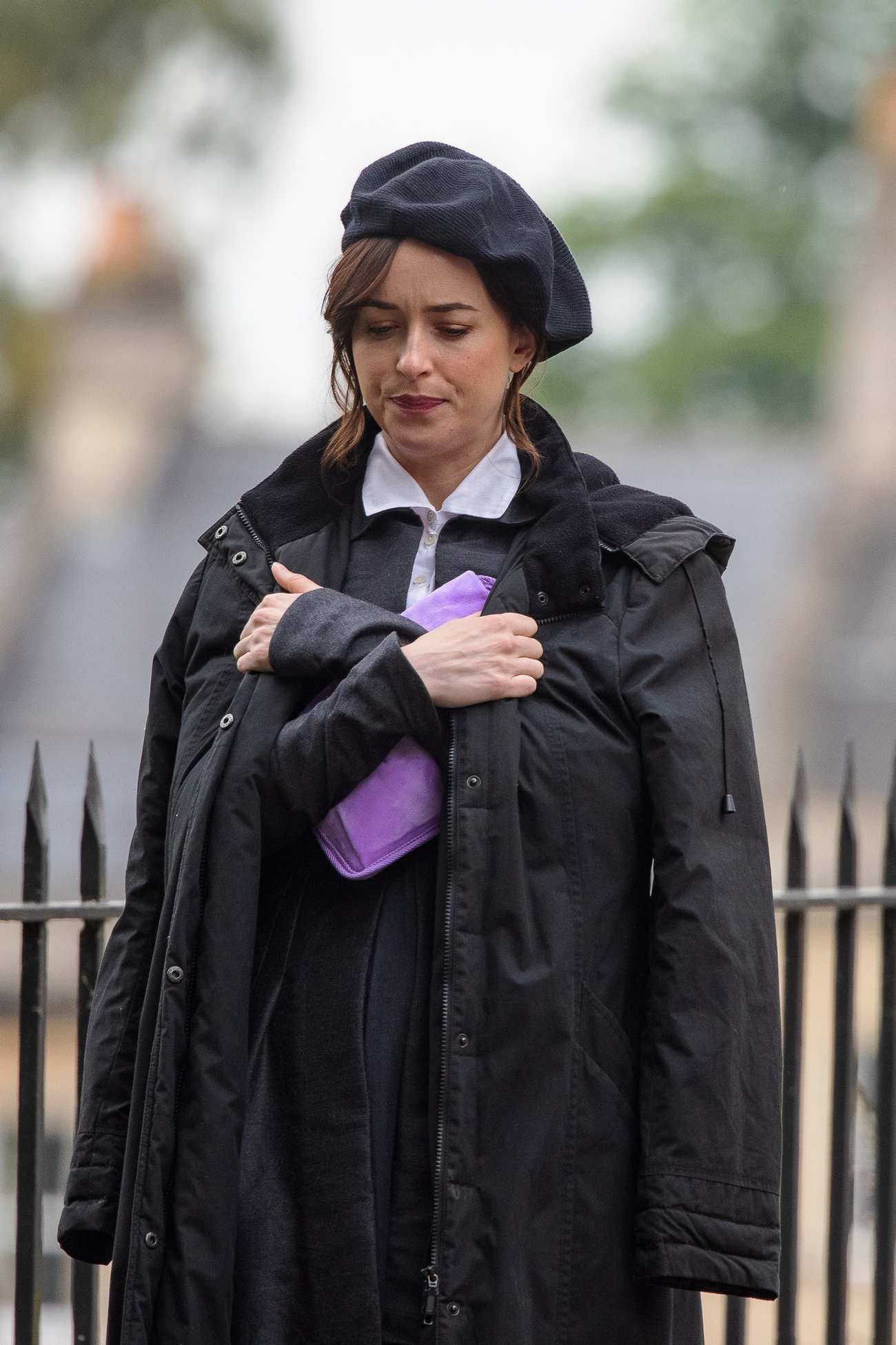 Dakota_Johnson_-_On_the_set_of__Persuasion__on_The_Royal_Crescent_In_Bath2C_UK_06242021_09.jpg