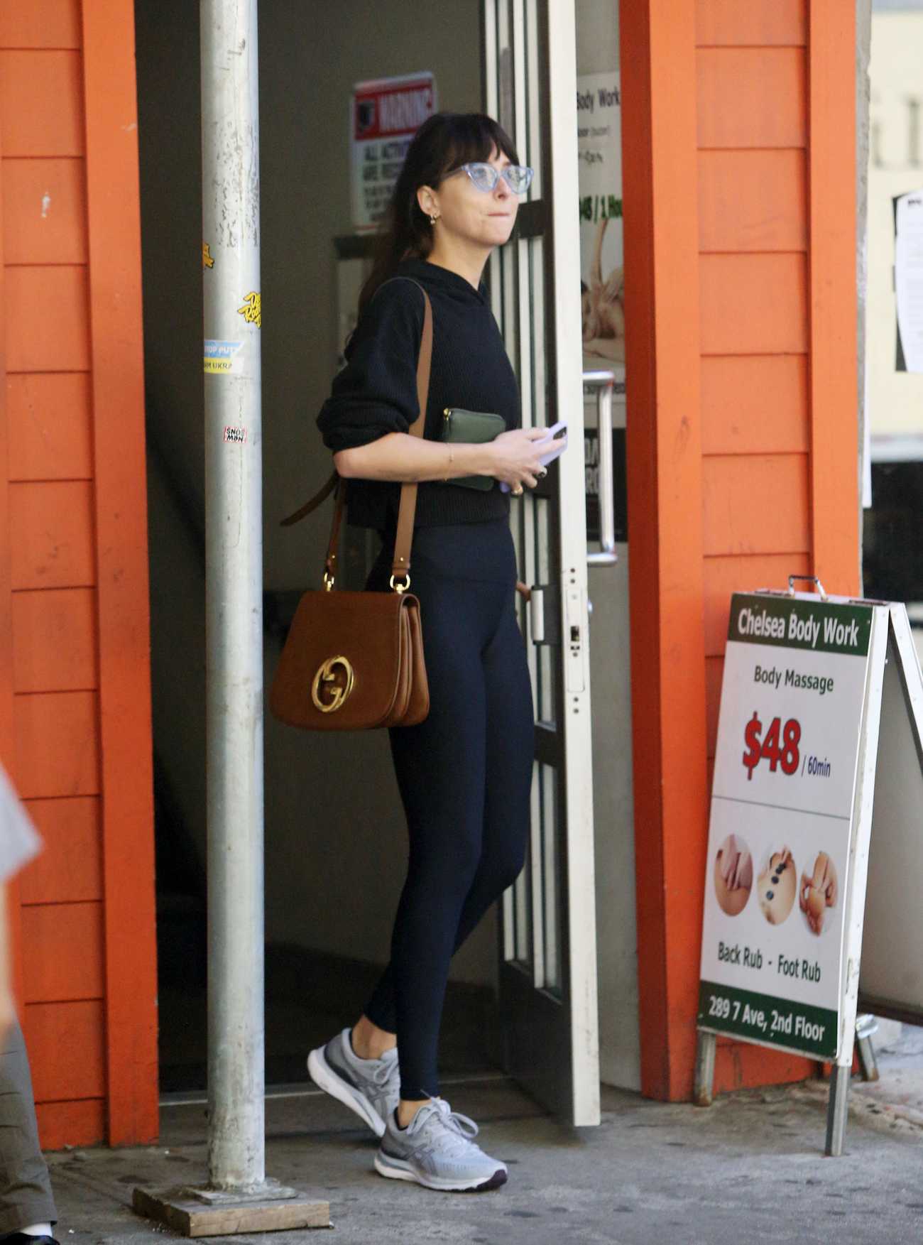 Dakota_Johnson_-_Out_in_New_York_0606202201.jpg