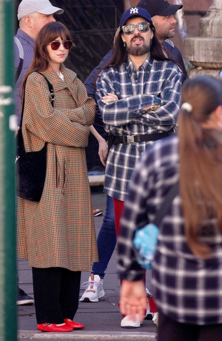 Dakota_Johnson_-_Out_in_Rome_03242024_01.jpg Dakota_Johnson_-_Out_in_Rome_03242024_01.jpg