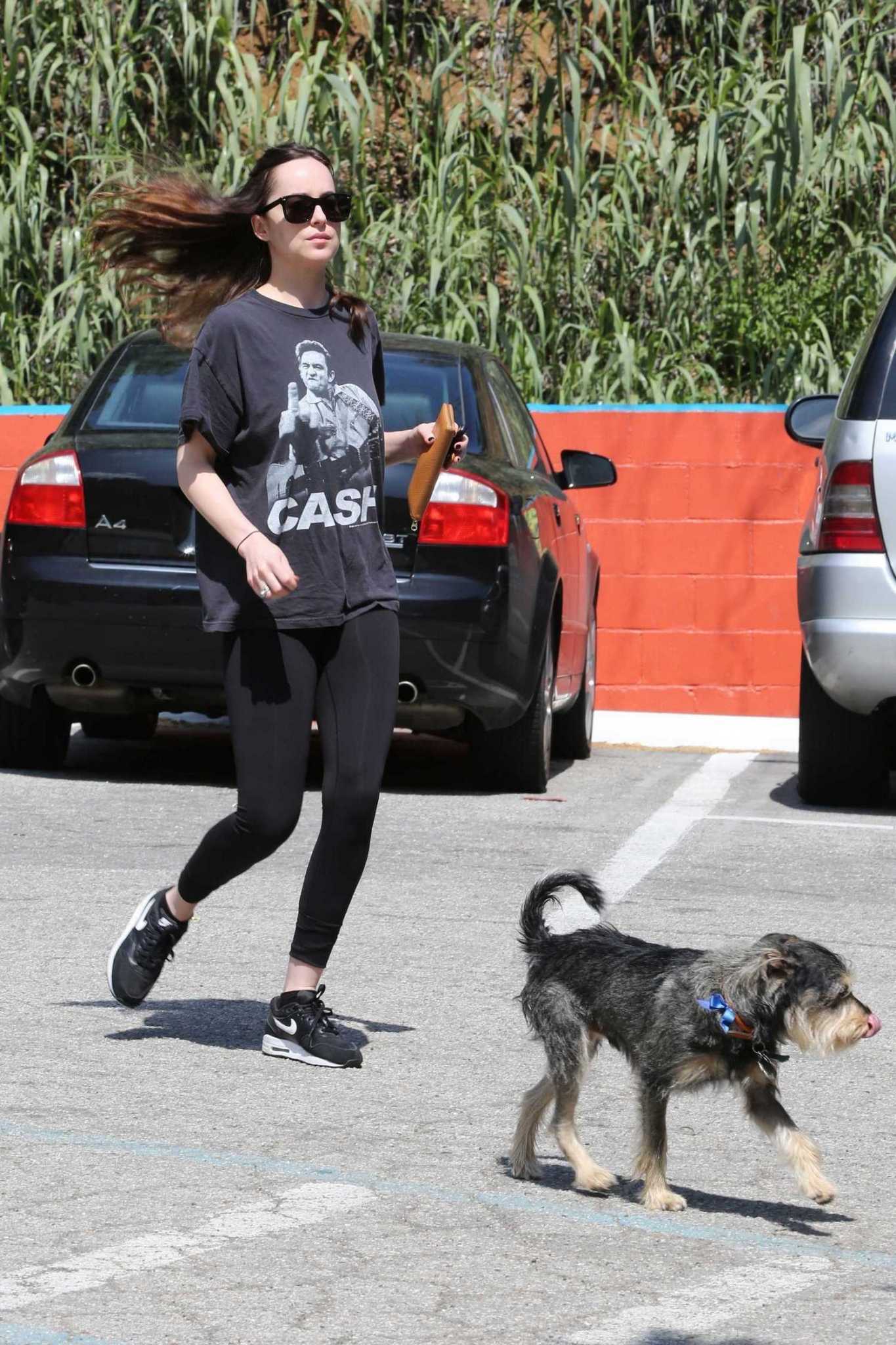 Dakota_Johnson_-_Out_with_her_dog_in_Los_Angeles_on_March_26-09.jpg Dakota_Johnson_-_Out_with_her_dog_in_Los_Angeles_on_March_26-09.jpg