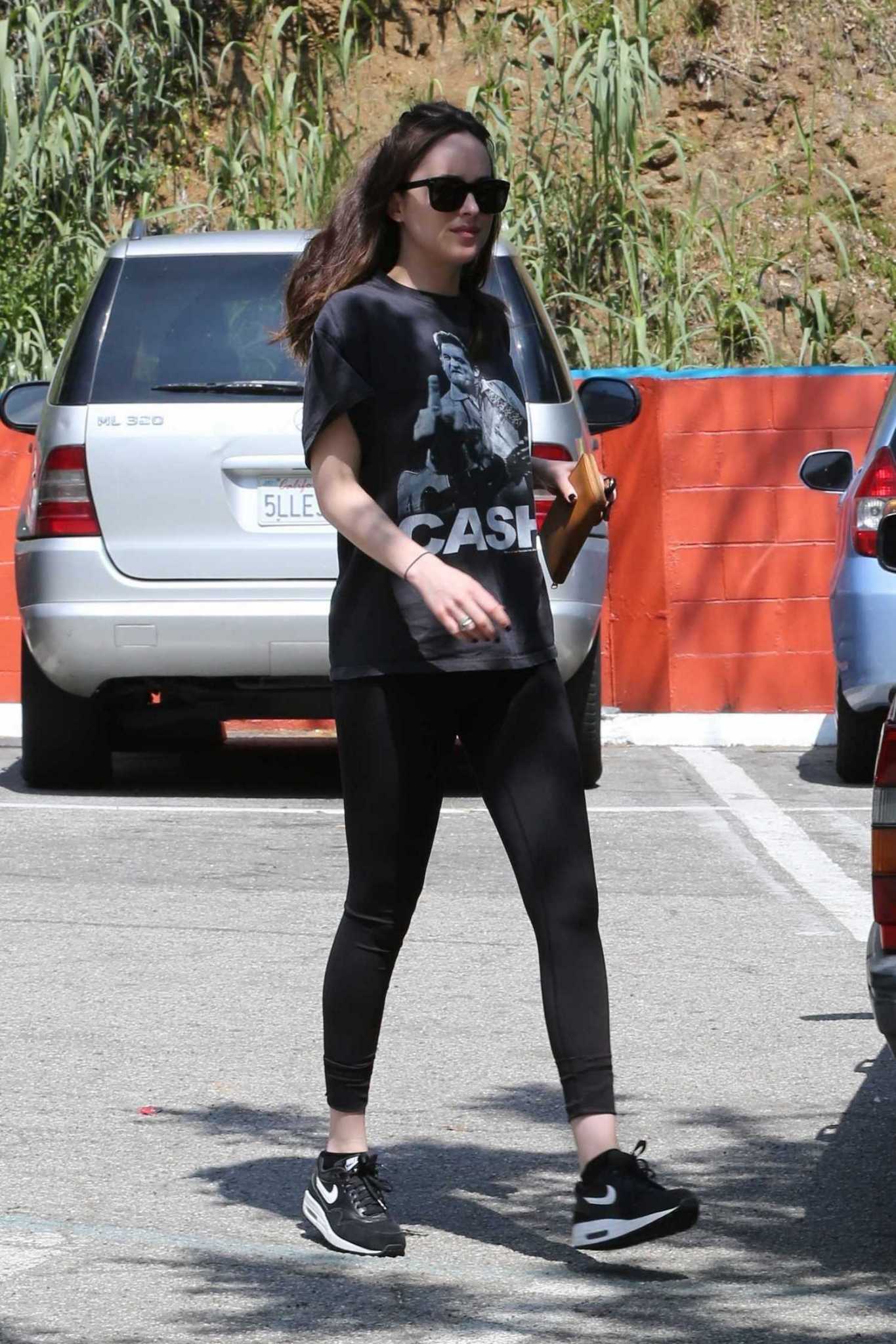 Dakota_Johnson_-_Out_with_her_dog_in_Los_Angeles_on_March_26-11.jpg Dakota_Johnson_-_Out_with_her_dog_in_Los_Angeles_on_March_26-11.jpg