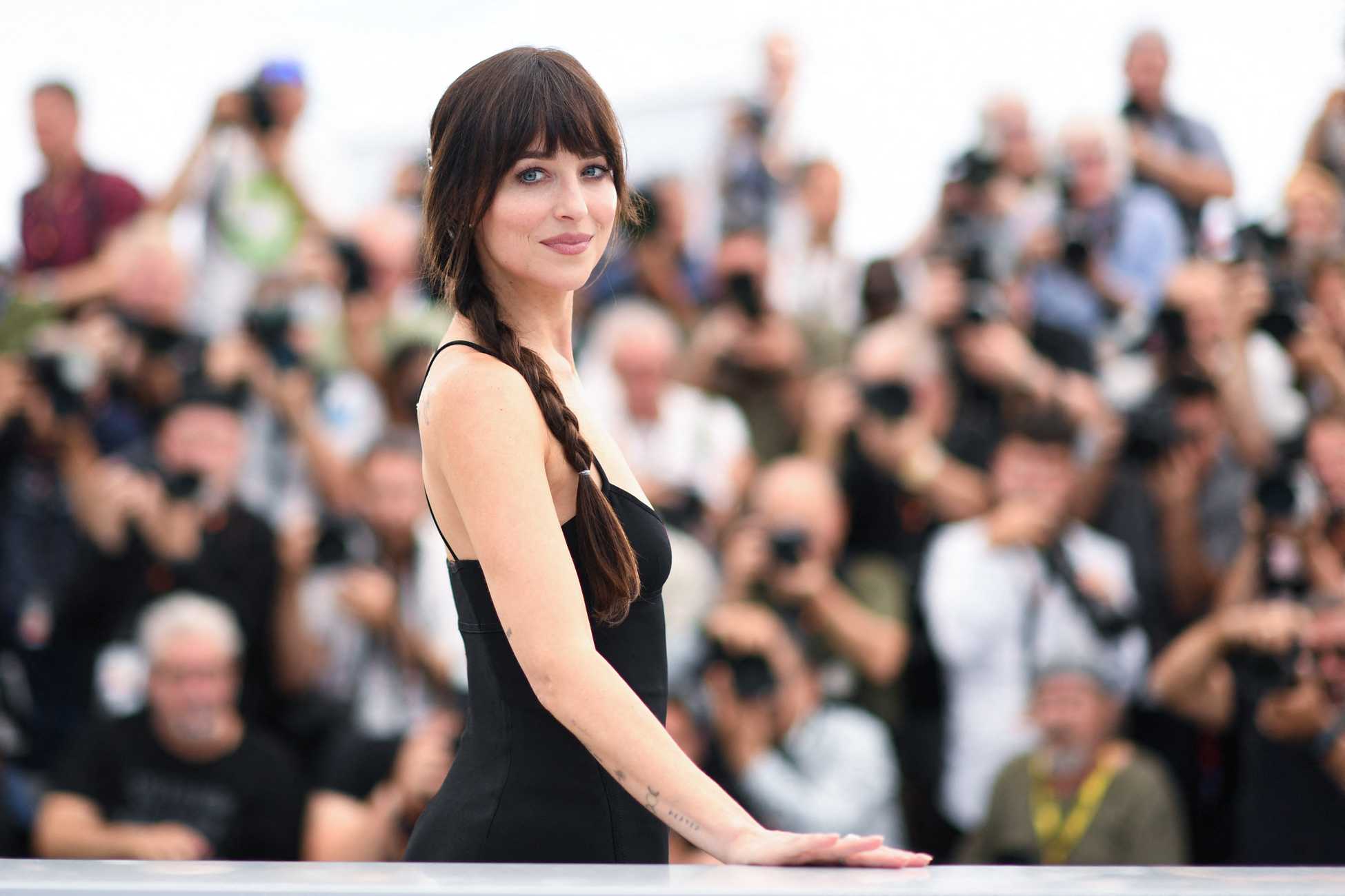 Dakota_Johnson_-_Splitsville_photocall_at_the_78th_annual_Cannes_Film_Festival_in_Cannes2C_France_28May_192C_202529_32.jpg