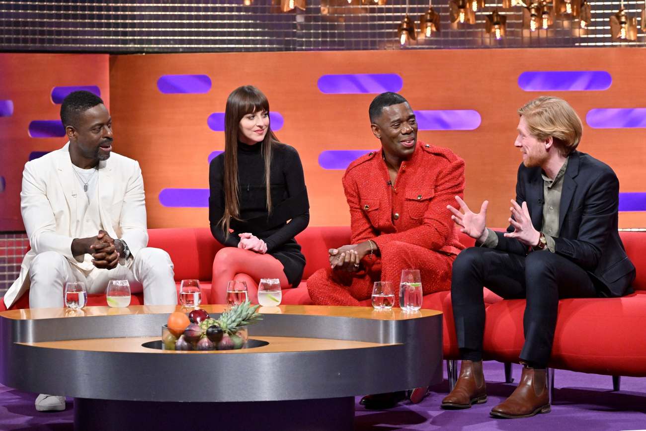 Dakota_Johnson_-_The_Graham_Norton_Show_0102202406.jpg Dakota_Johnson_-_The_Graham_Norton_Show_0102202406.jpg