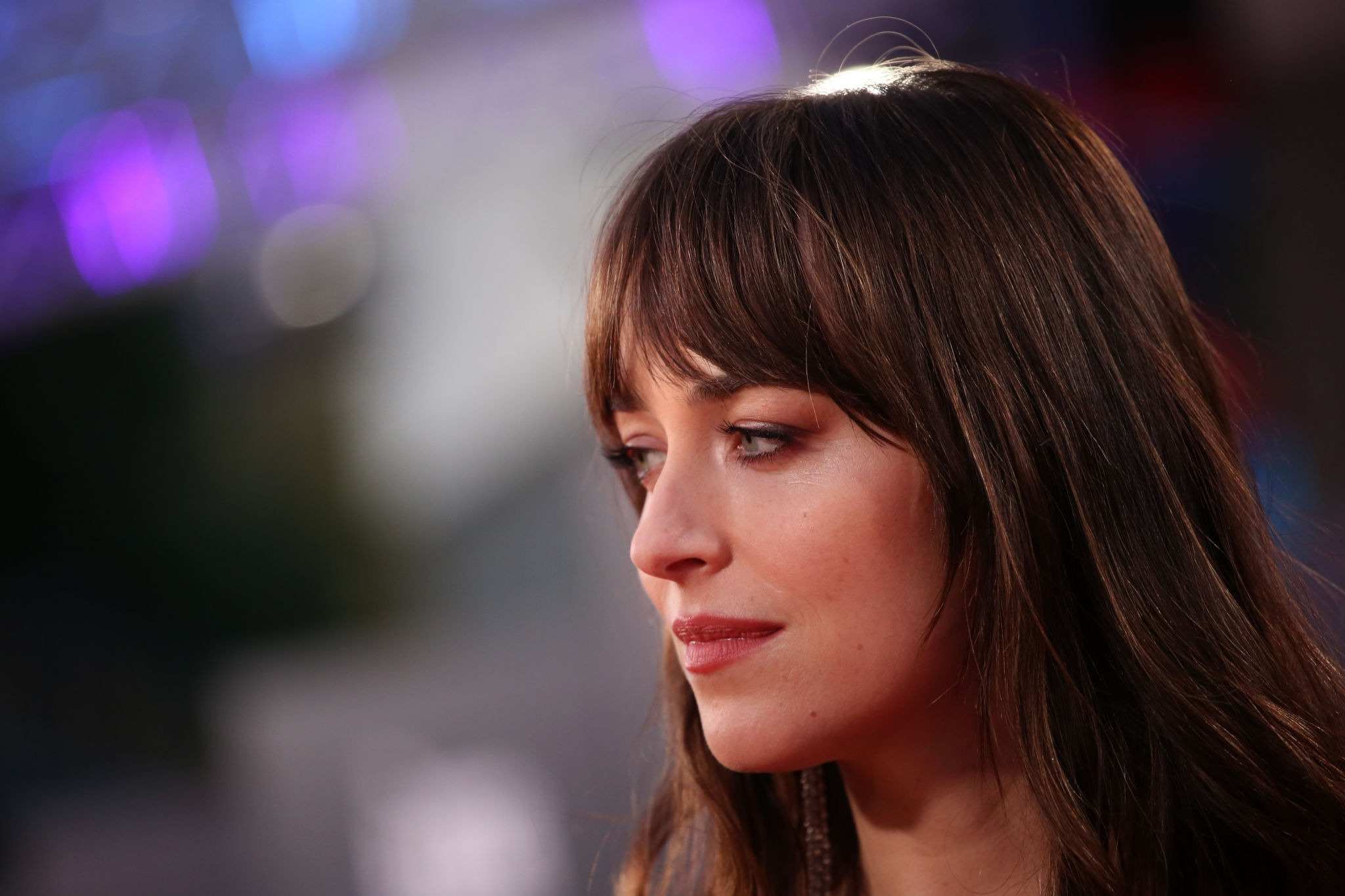 Dakota_Johnson_-_The_Lost_Daughter_Premiere_at_the_65th_BFI_London_Film_Festival_on_October_132C_2021_17.jpg