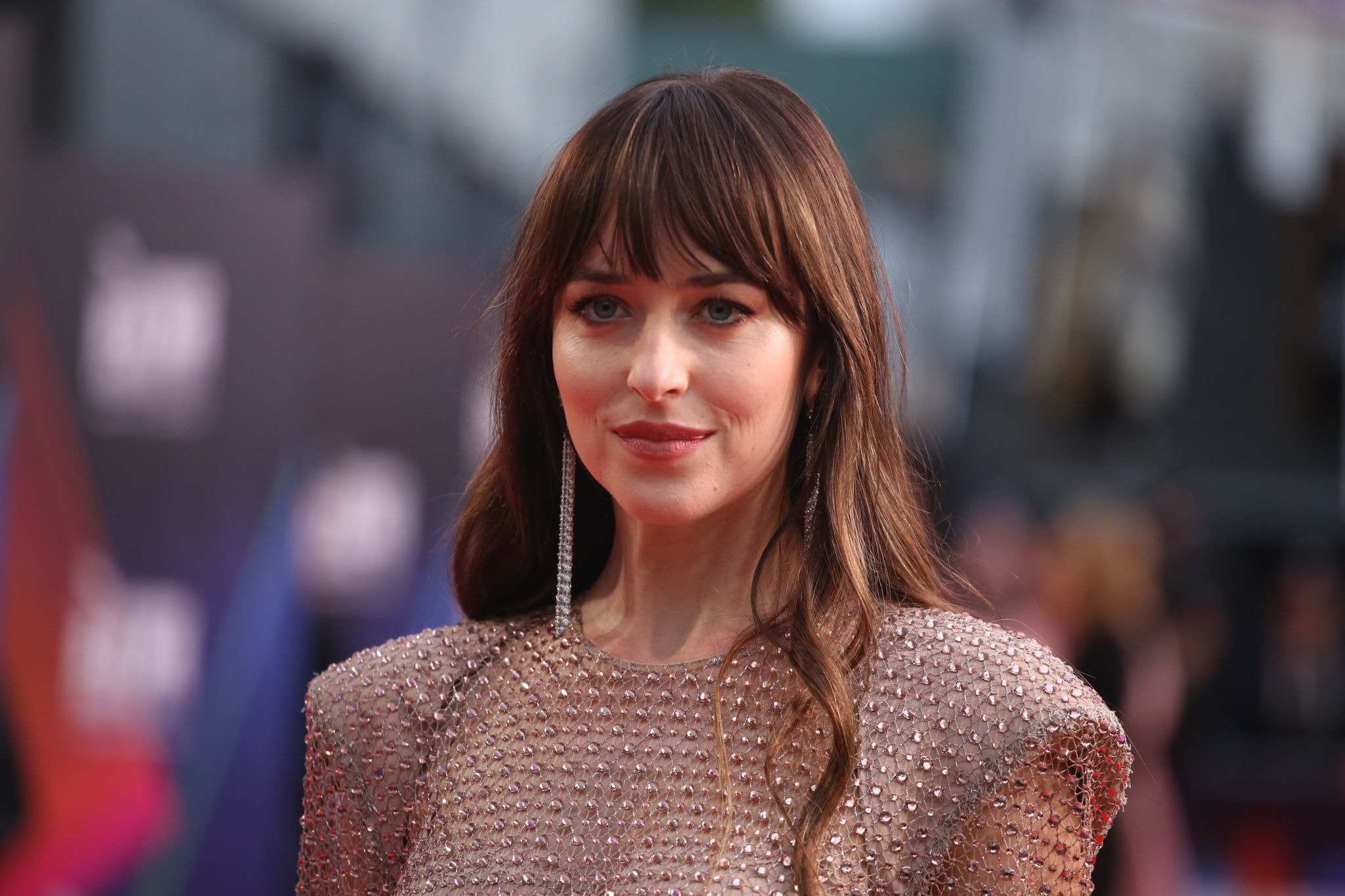 Dakota_Johnson_-_The_Lost_Daughter_Premiere_at_the_65th_BFI_London_Film_Festival_on_October_132C_2021_18.jpg