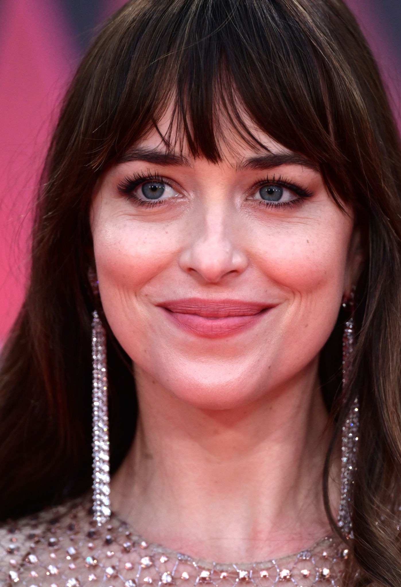 Dakota_Johnson_-_The_Lost_Daughter_Premiere_at_the_65th_BFI_London_Film_Festival_on_October_132C_2021_36.jpg
