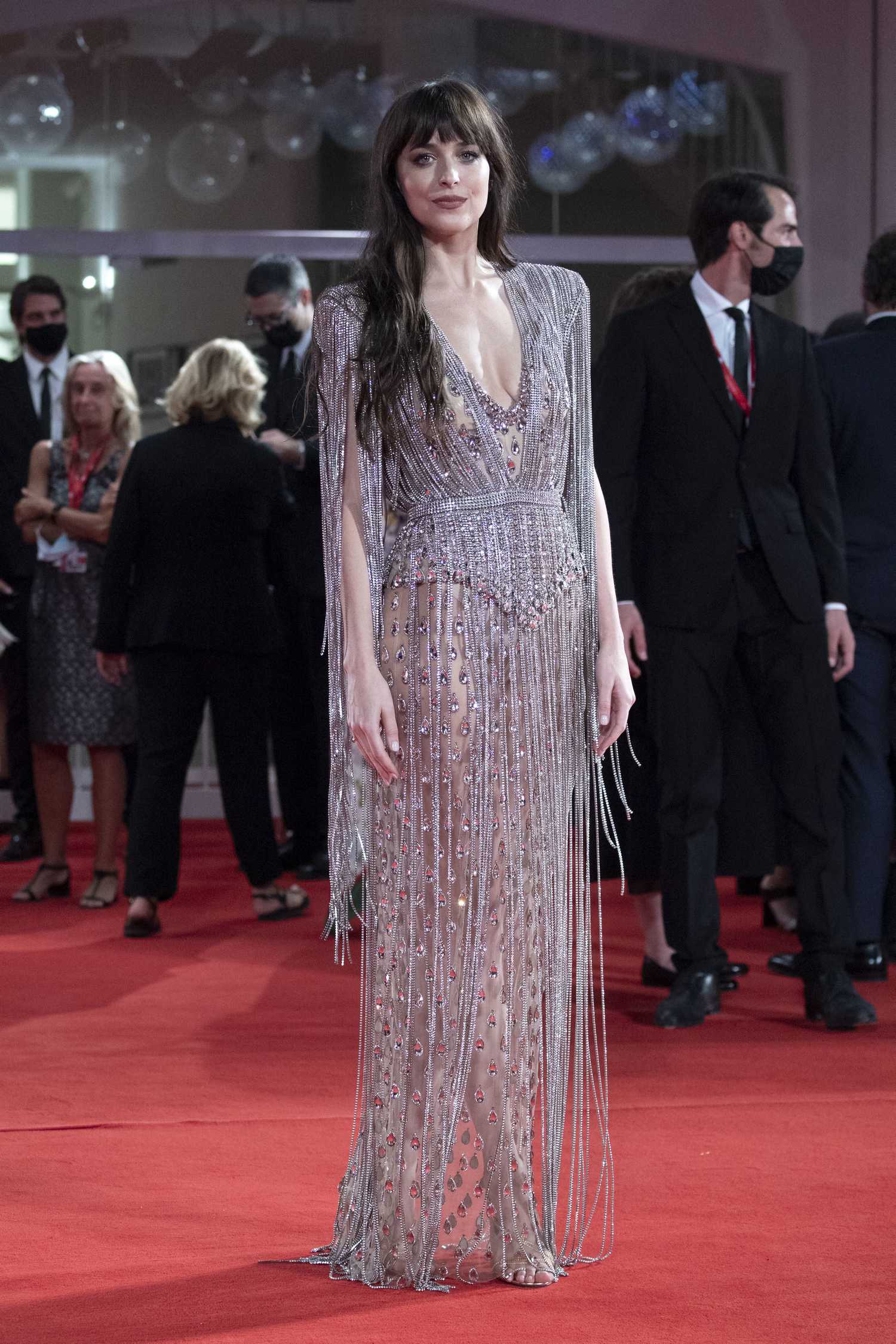 Dakota_Johnson_-_The_Lost_Daughter_Premiere_during_the_78th_Venice_International_Film_Festival_on_September_032C_2021_00019.jpg