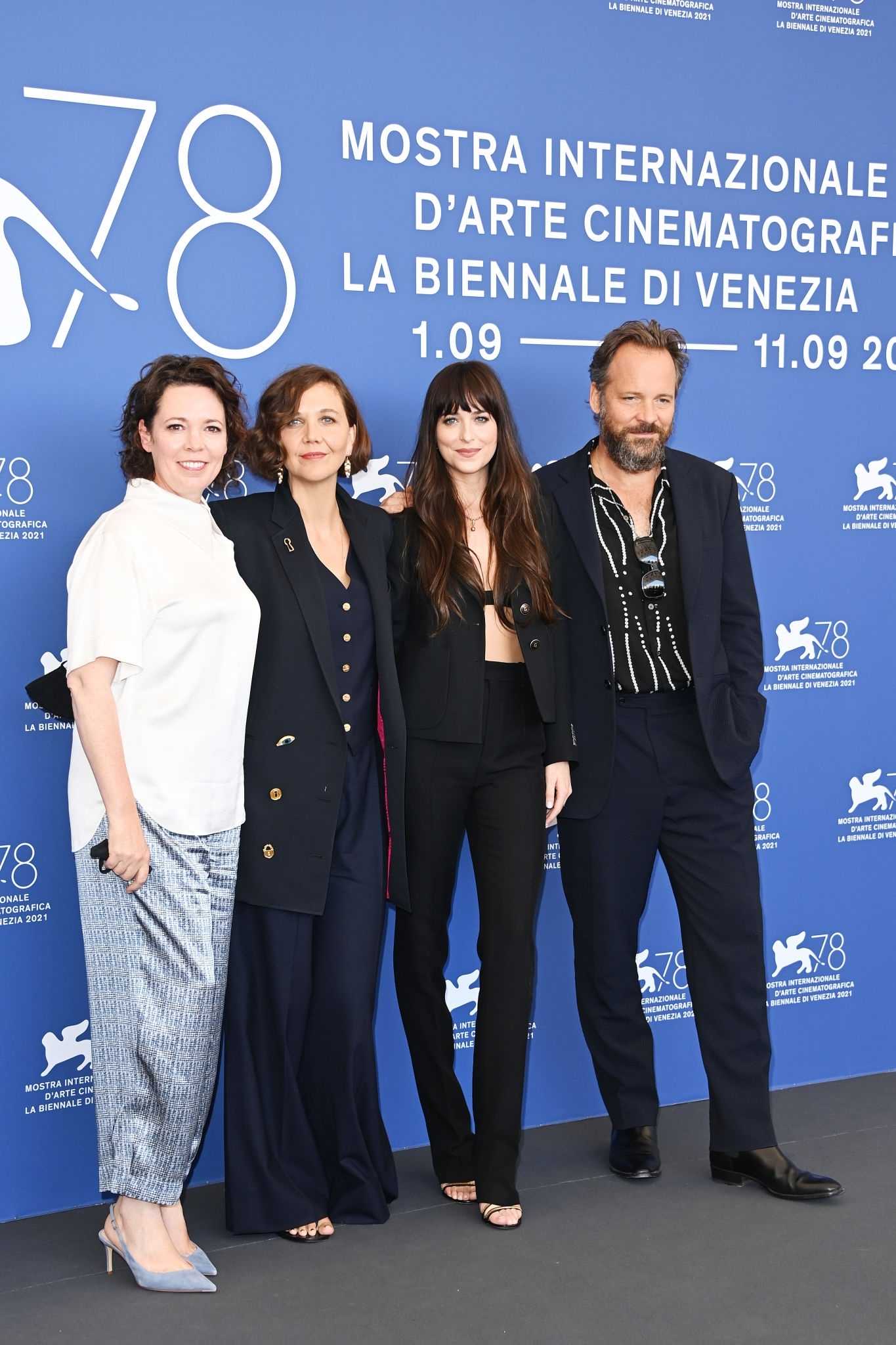 Dakota_Johnson_-_The_Lost_Daughter_photocall_during_the_78th_Venice_International_Film_Festival_on_September_032C_2021_00024.jpg