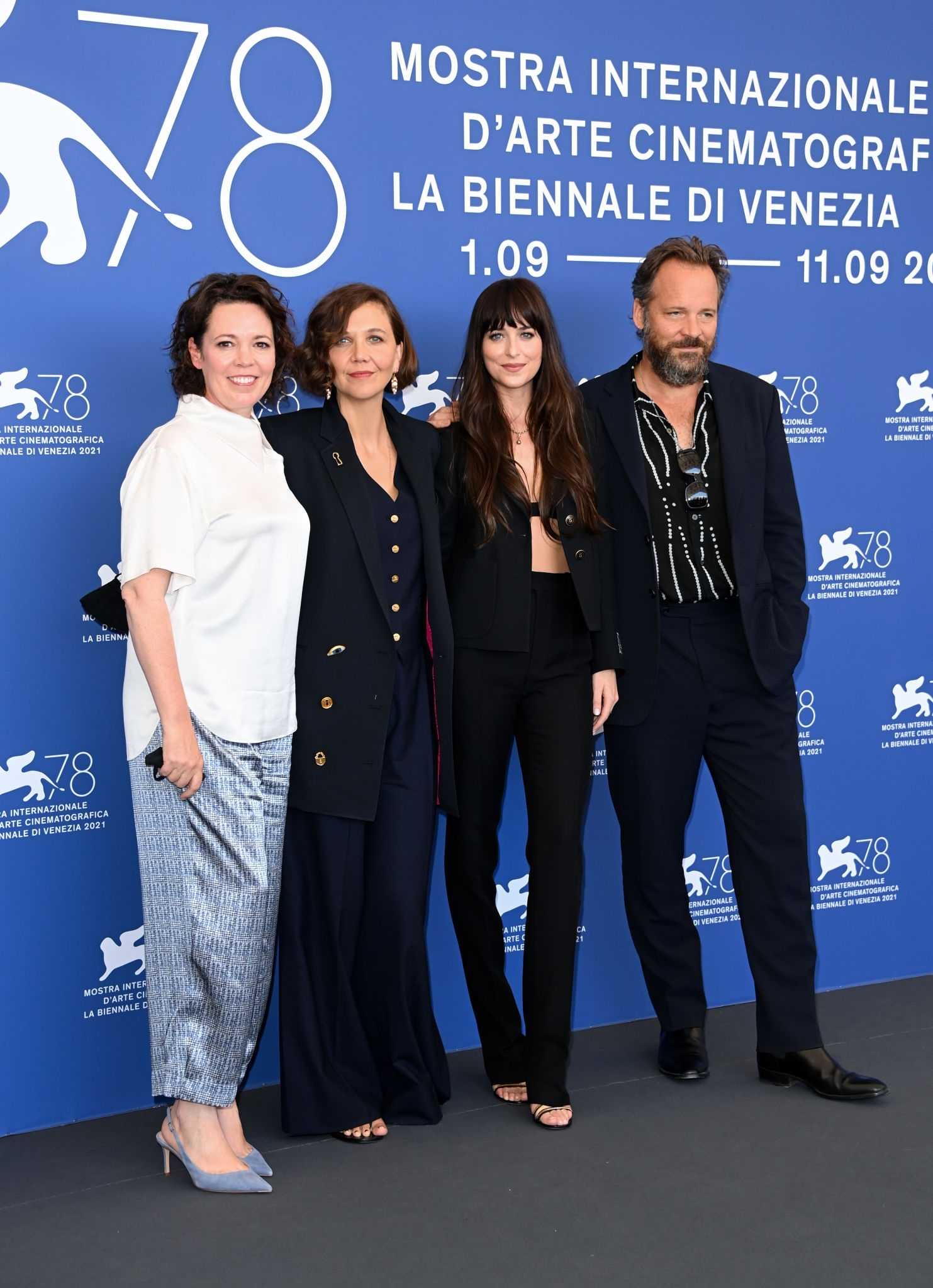 Dakota_Johnson_-_The_Lost_Daughter_photocall_during_the_78th_Venice_International_Film_Festival_on_September_032C_2021_00025.jpg