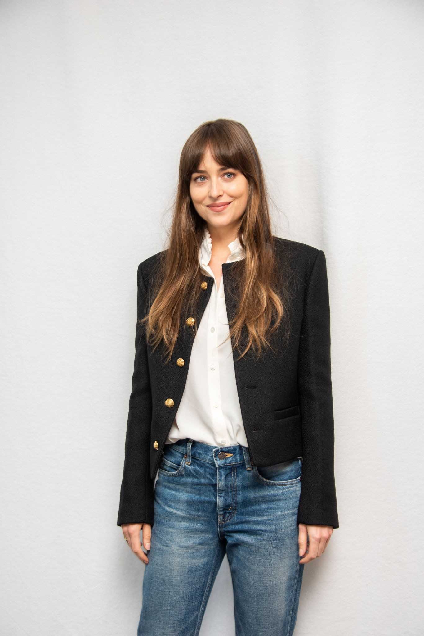 Dakota_Johnson_-_The_Peanut_Butter_Falcon_Los_Angeles_Press_Conference_08022019-02.jpg Dakota_Johnson_-_The_Peanut_Butter_Falcon_Los_Angeles_Press_Conference_08022019-02.jpg