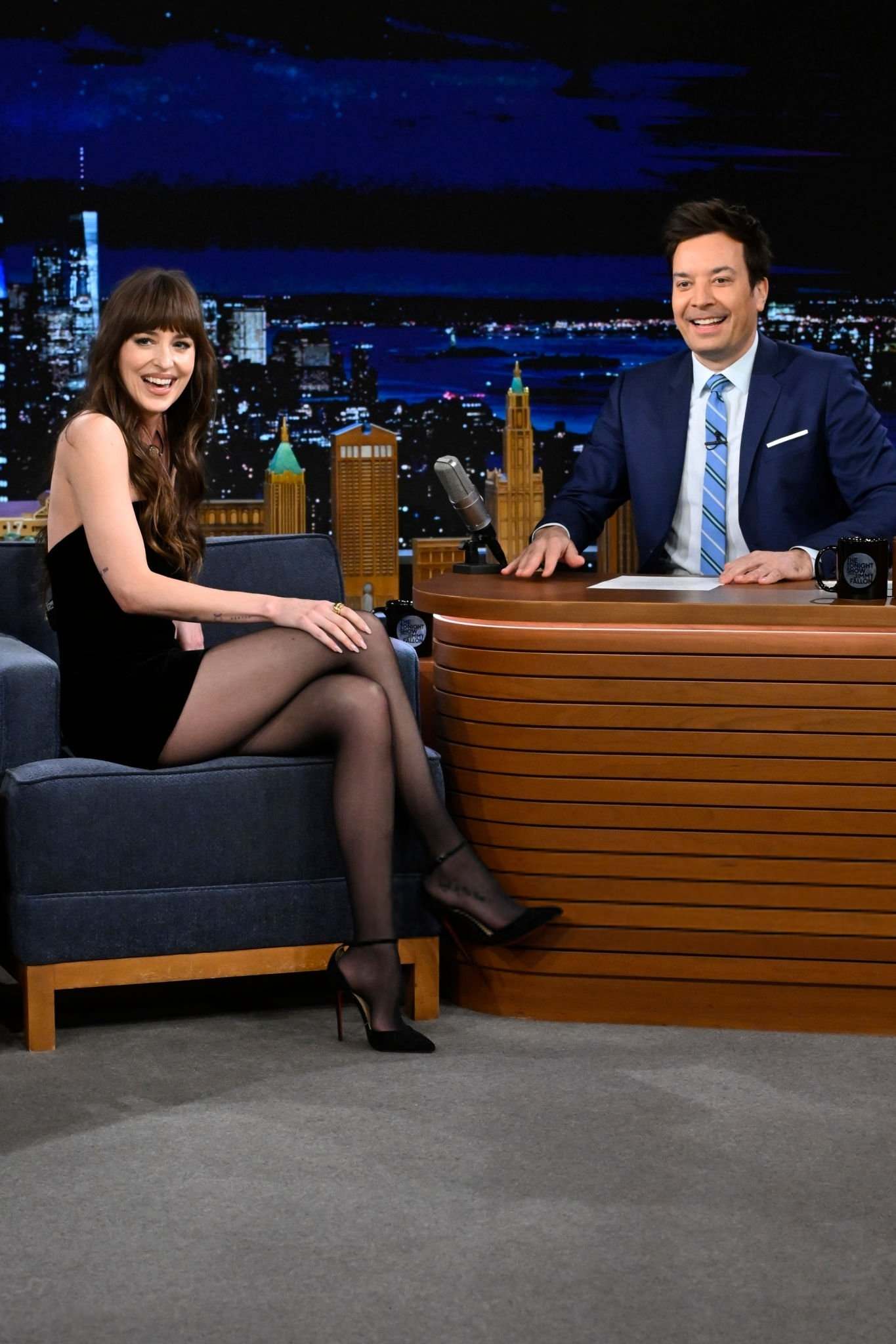 Dakota_Johnson_-_The_Tonight_Show_Starring_Jimmy_Fallon_-_January_222C_202404.jpg