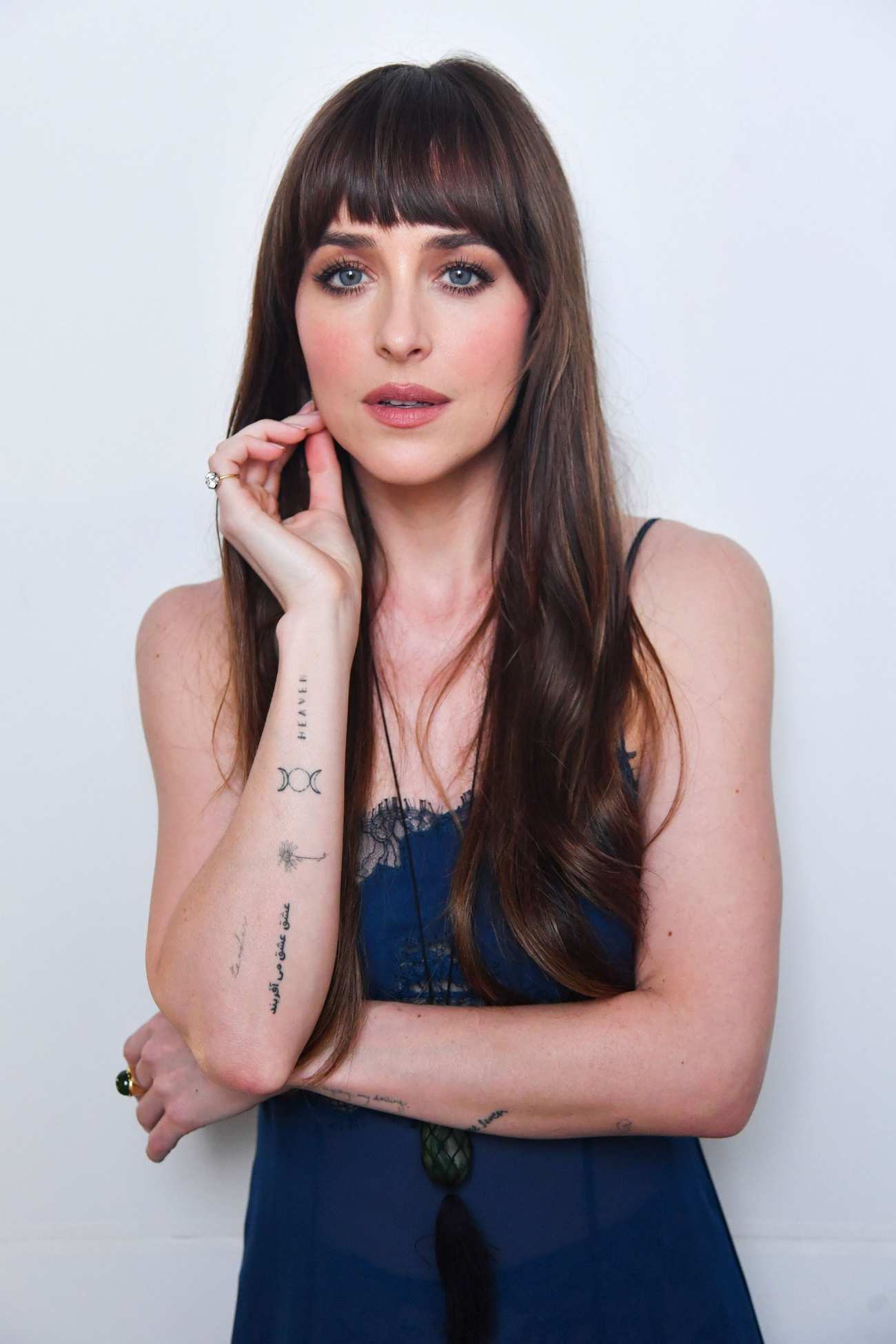Dakota_Johnson_-_Tribeca_Film_Festival_Portrait_June_2024_03.jpg