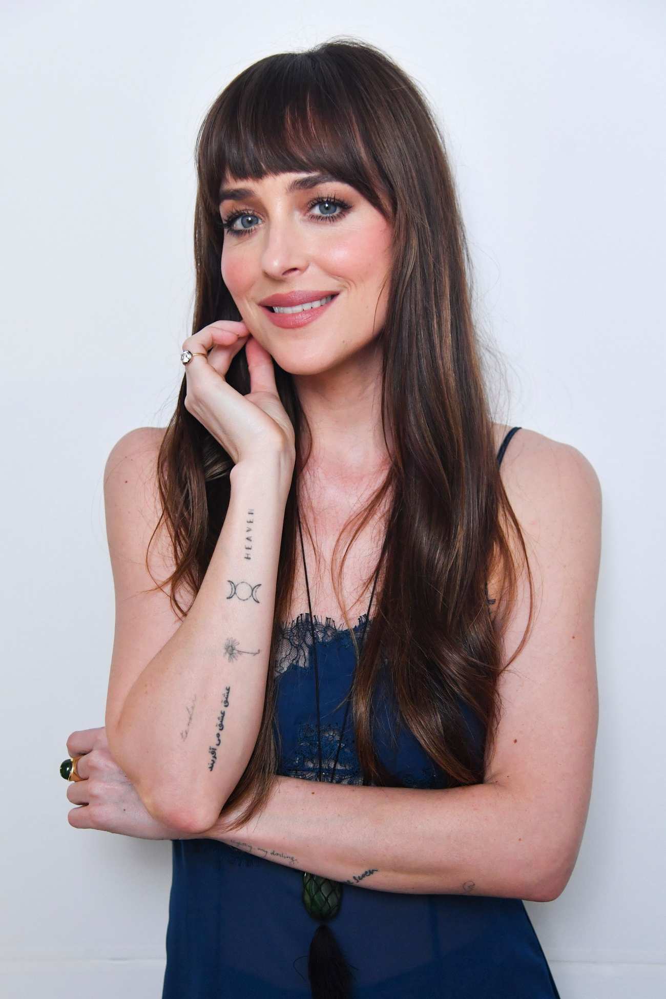 Dakota_Johnson_-_Tribeca_Film_Festival_Portrait_June_2024_04.jpg