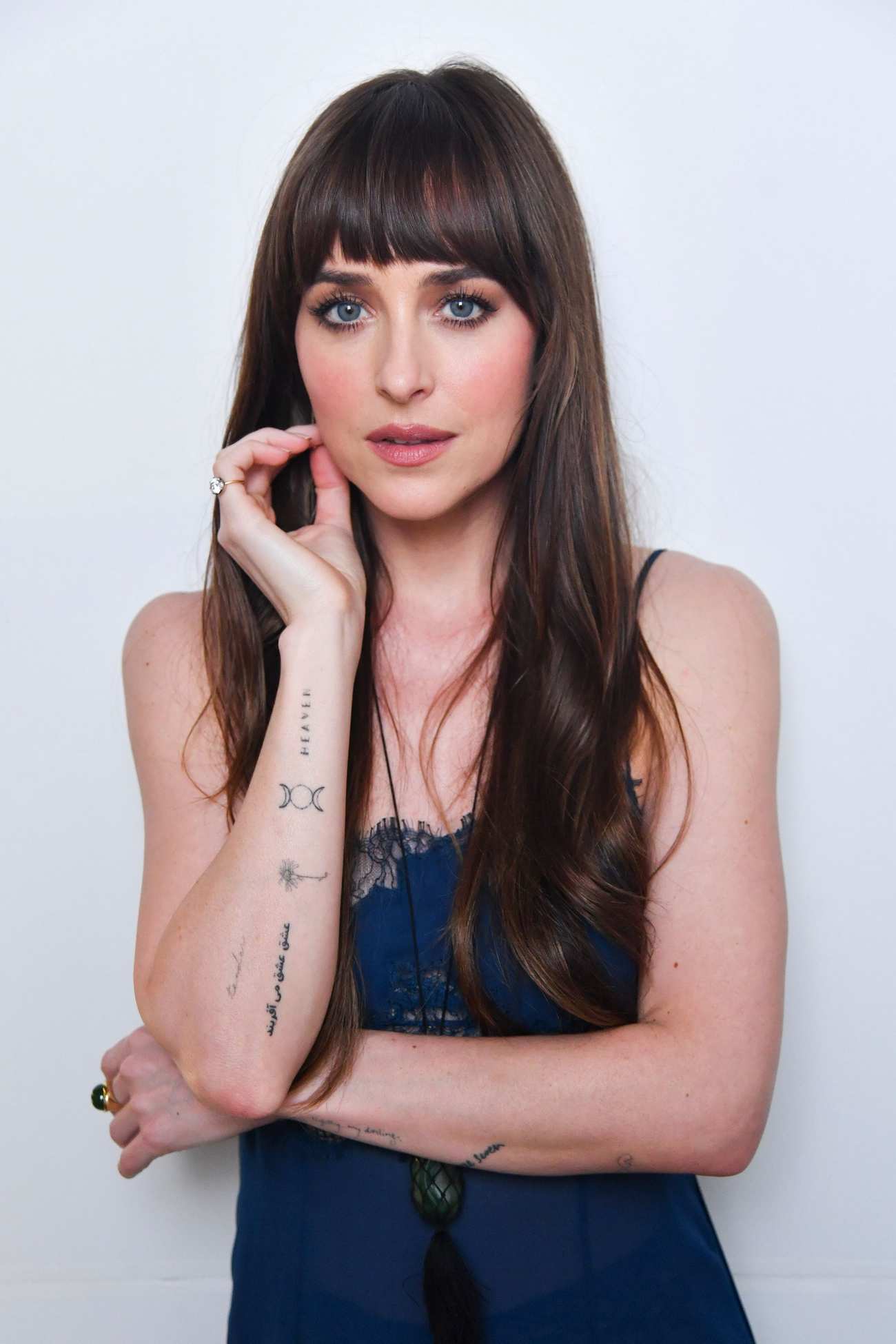 Dakota_Johnson_-_Tribeca_Film_Festival_Portrait_June_2024_06.jpg