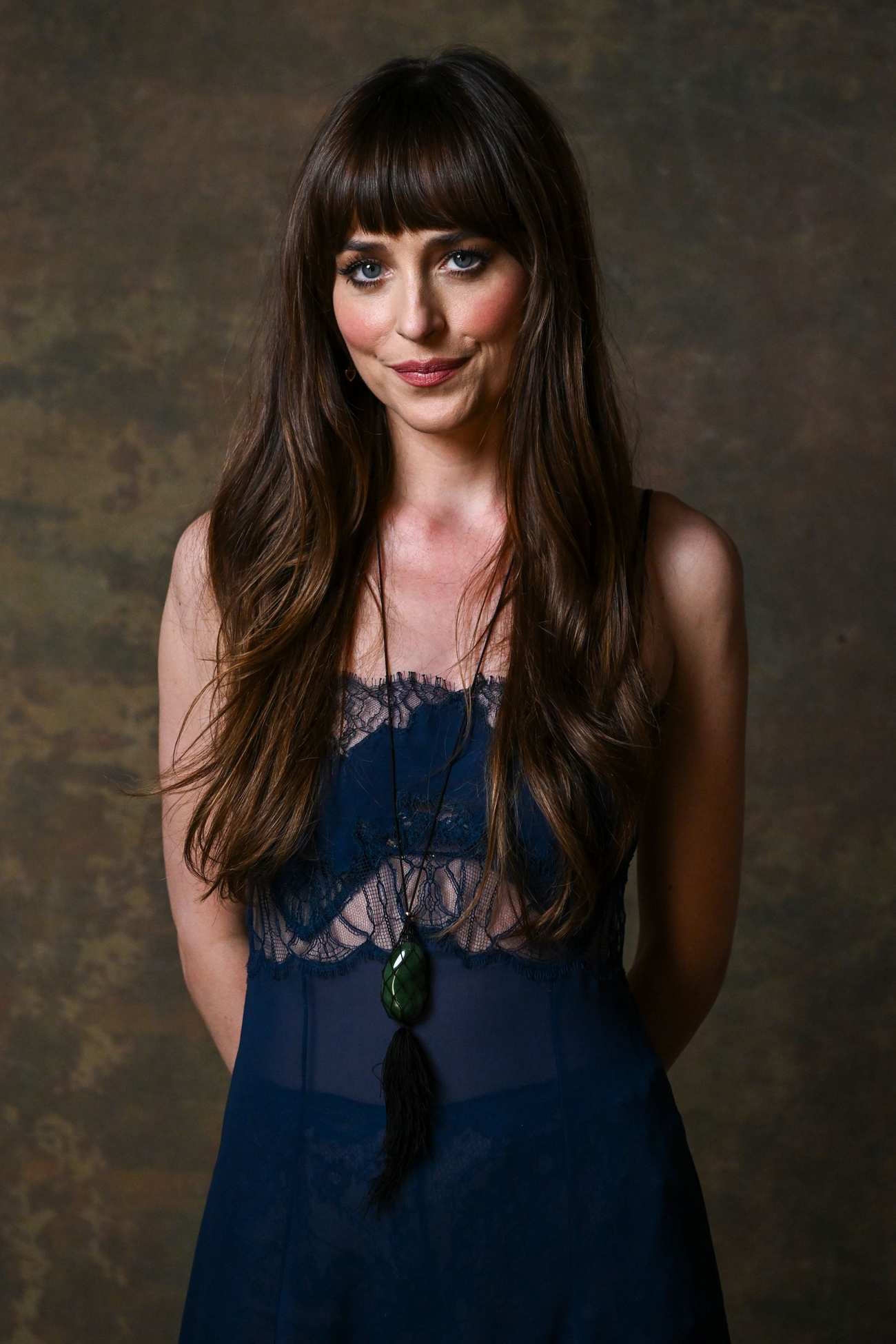 Dakota_Johnson_-_Tribeca_Film_Festival_Portrait_June_2024_17.jpg