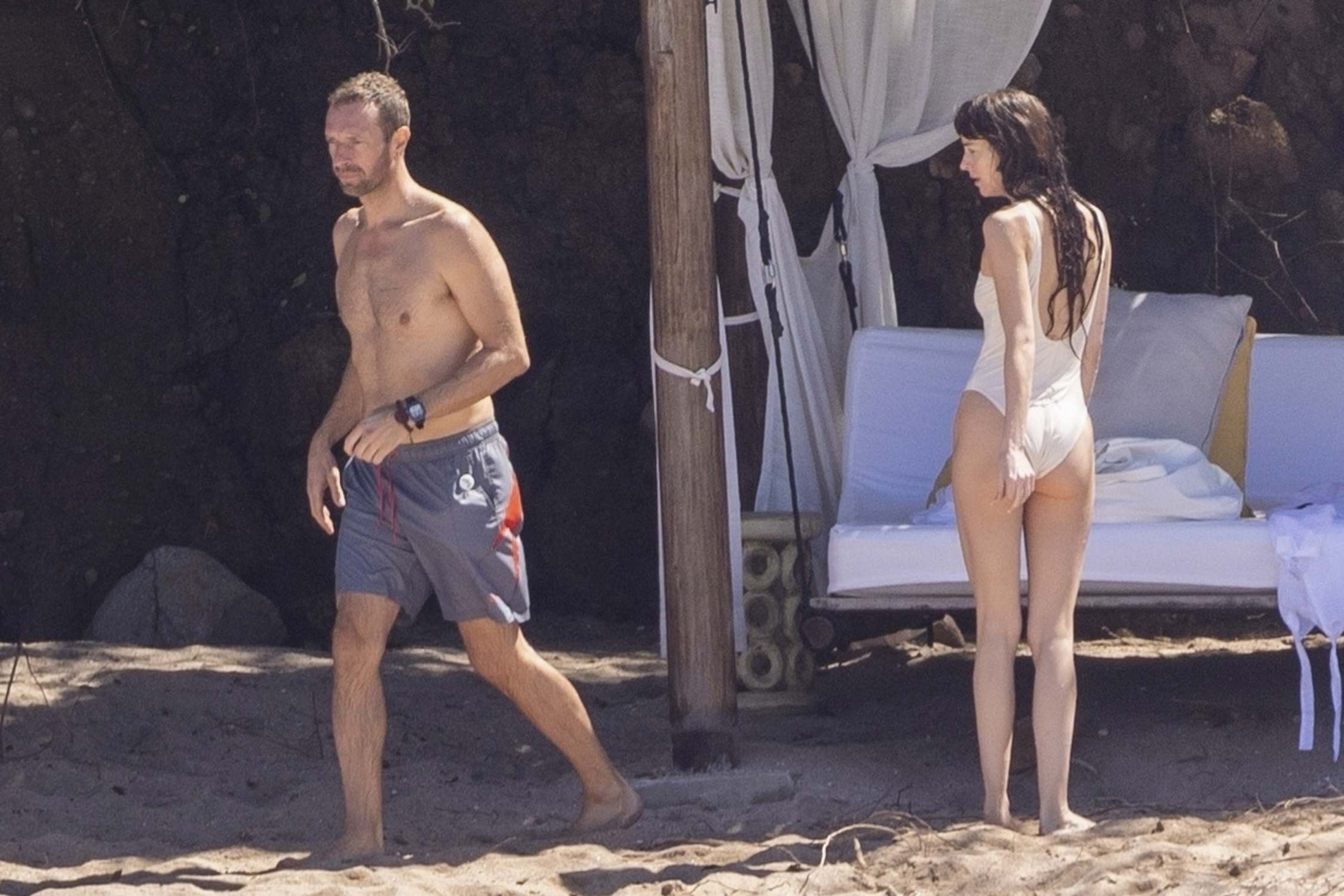Dakota_Johnson_-_Vacation_In_Puerto_Vallarta_02202024_01.jpg Dakota_Johnson_-_Vacation_In_Puerto_Vallarta_02202024_01.jpg