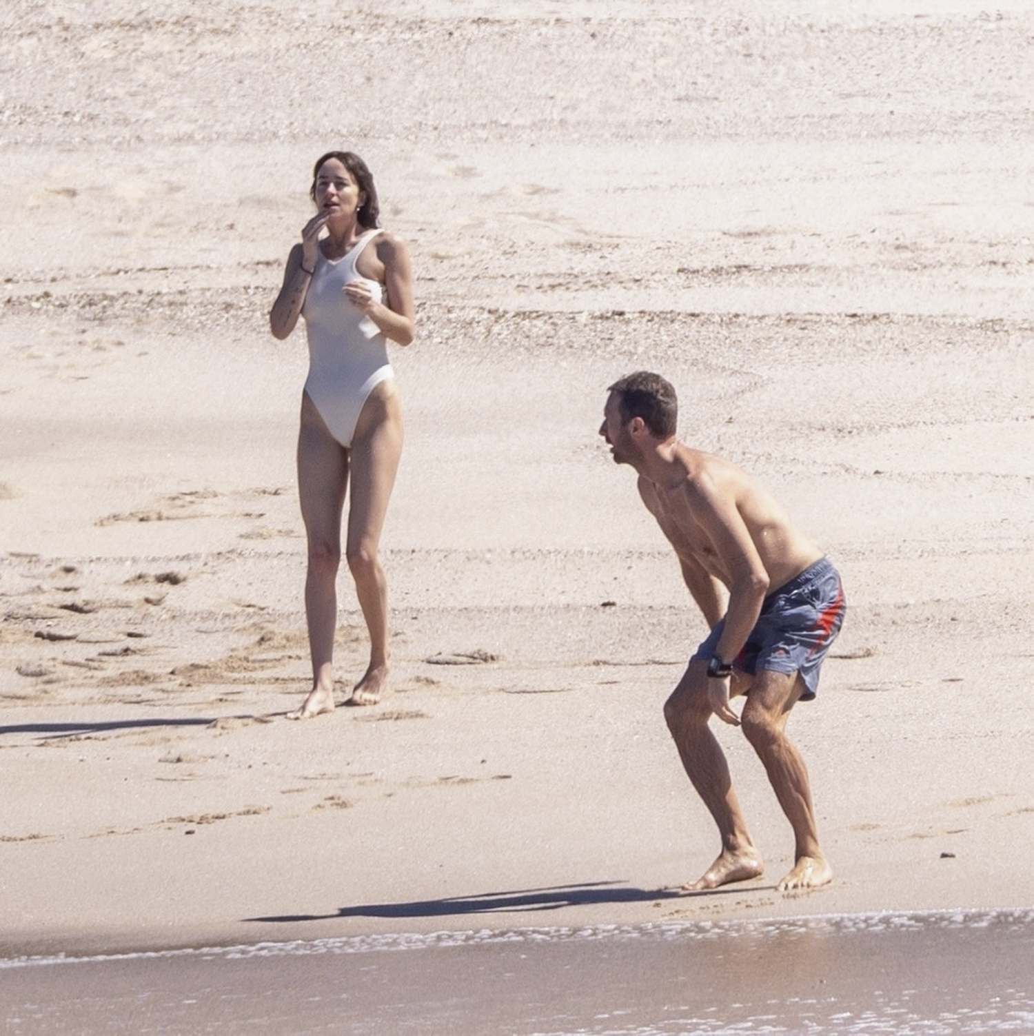 Dakota_Johnson_-_Vacation_In_Puerto_Vallarta_02202024_02.jpg Dakota_Johnson_-_Vacation_In_Puerto_Vallarta_02202024_02.jpg