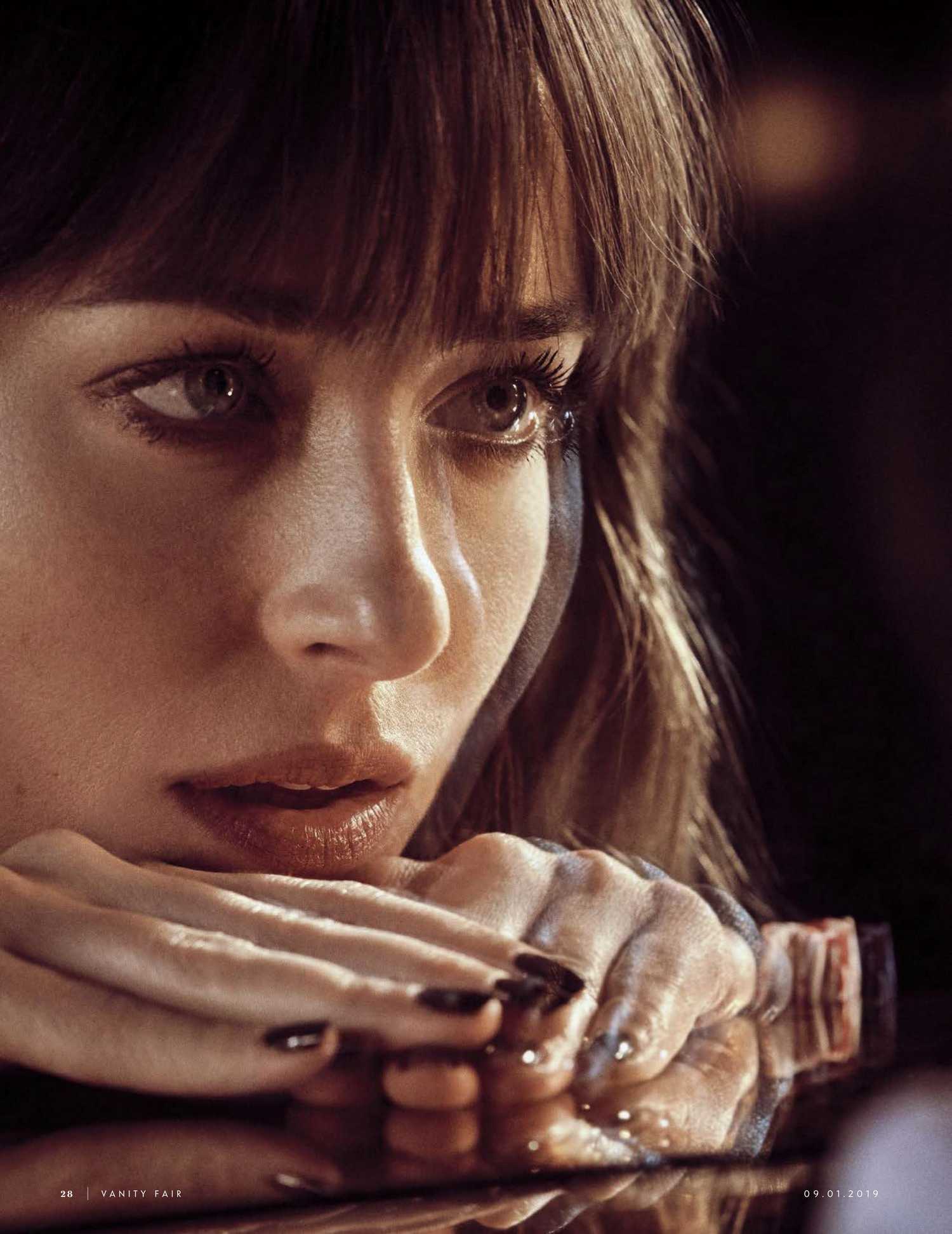 Dakota_Johnson_-_Vanity_Fair_Italia_09_January_2019-04.jpg