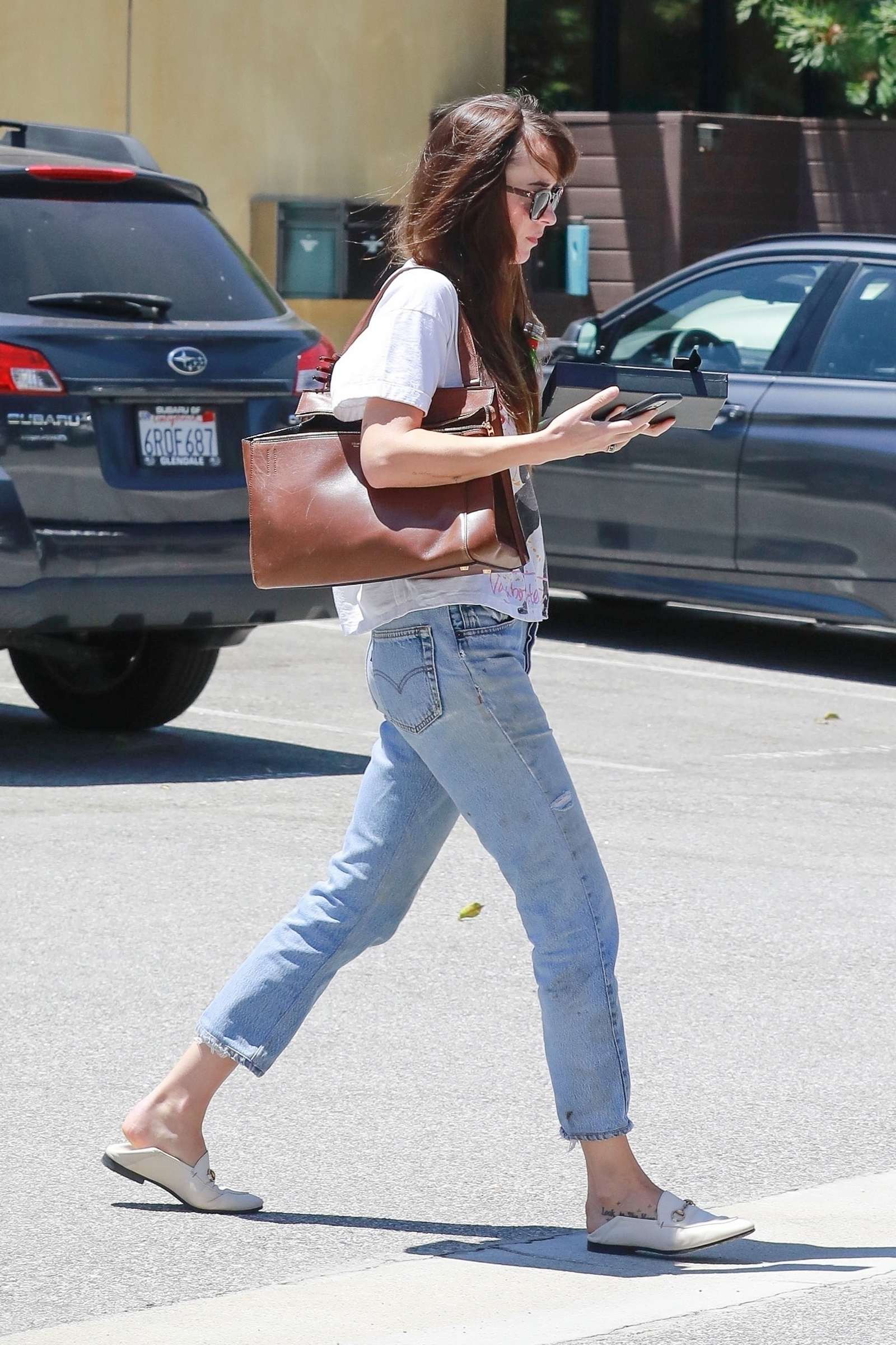 Dakota_Johnson_-_Visits_a_medical_clinic_in_Los_Angeles2C_California__07132020-01.jpg Dakota_Johnson_-_Visits_a_medical_clinic_in_Los_Angeles2C_California__07132020-01.jpg