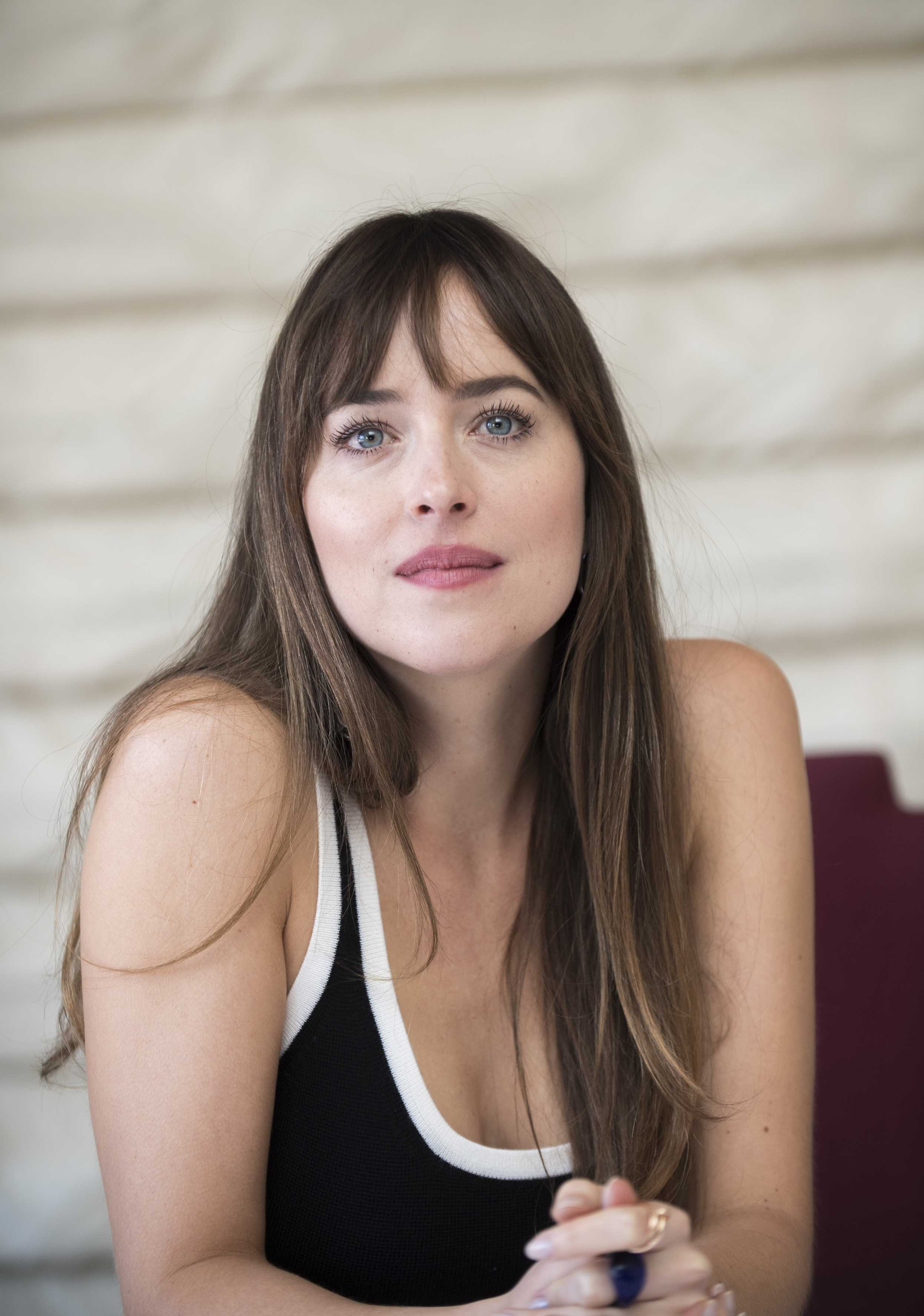 Dakota_Johnson_-__Bad_Times_at_the_El_Royale__press_conference_in_Los_Angeles_-_September_232C_2018-15.jpg