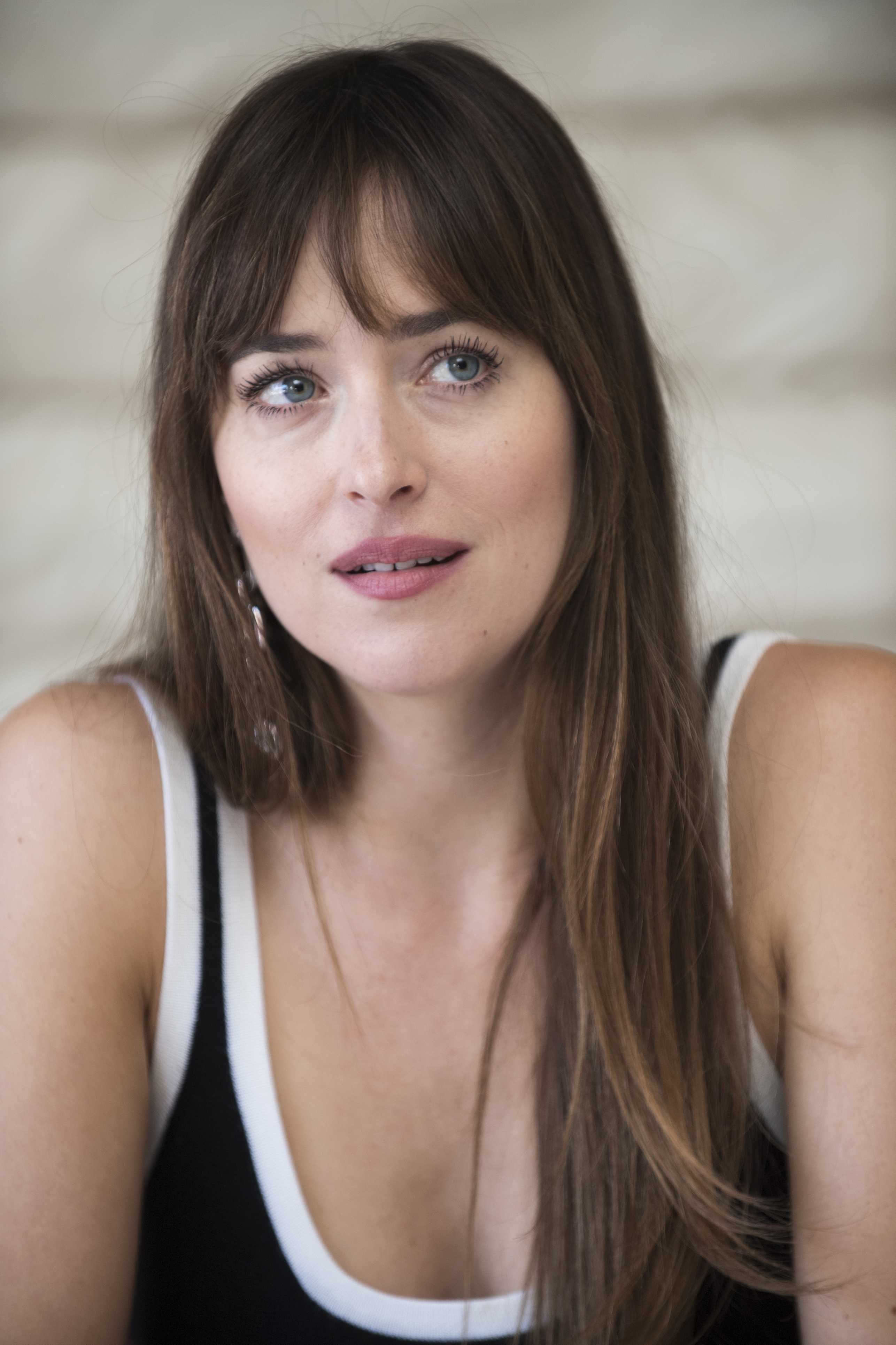 Dakota_Johnson_-__Bad_Times_at_the_El_Royale__press_conference_in_Los_Angeles_-_September_232C_2018-31.jpg