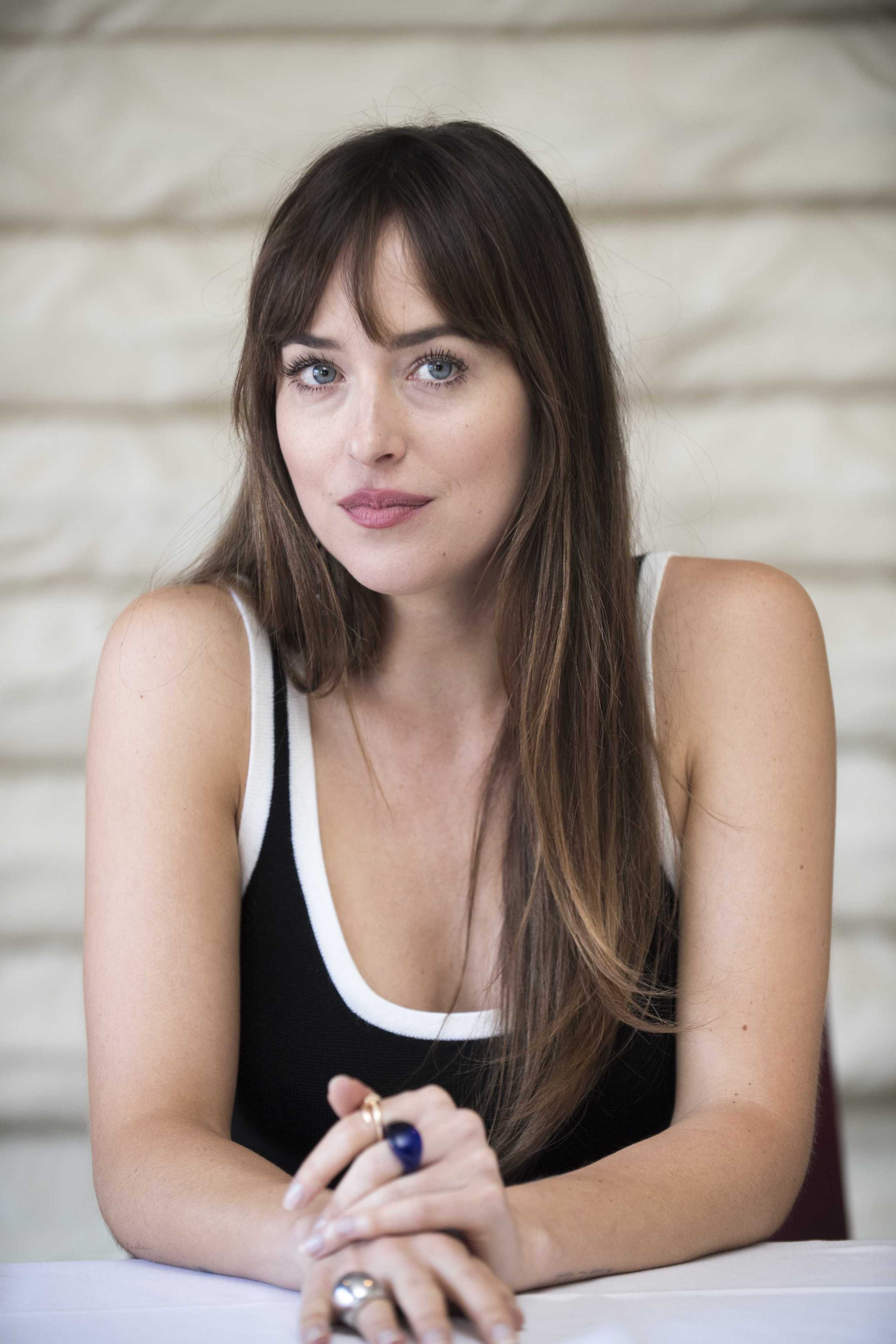 Dakota_Johnson_-__Bad_Times_at_the_El_Royale__press_conference_in_Los_Angeles_-_September_232C_2018-33.jpg