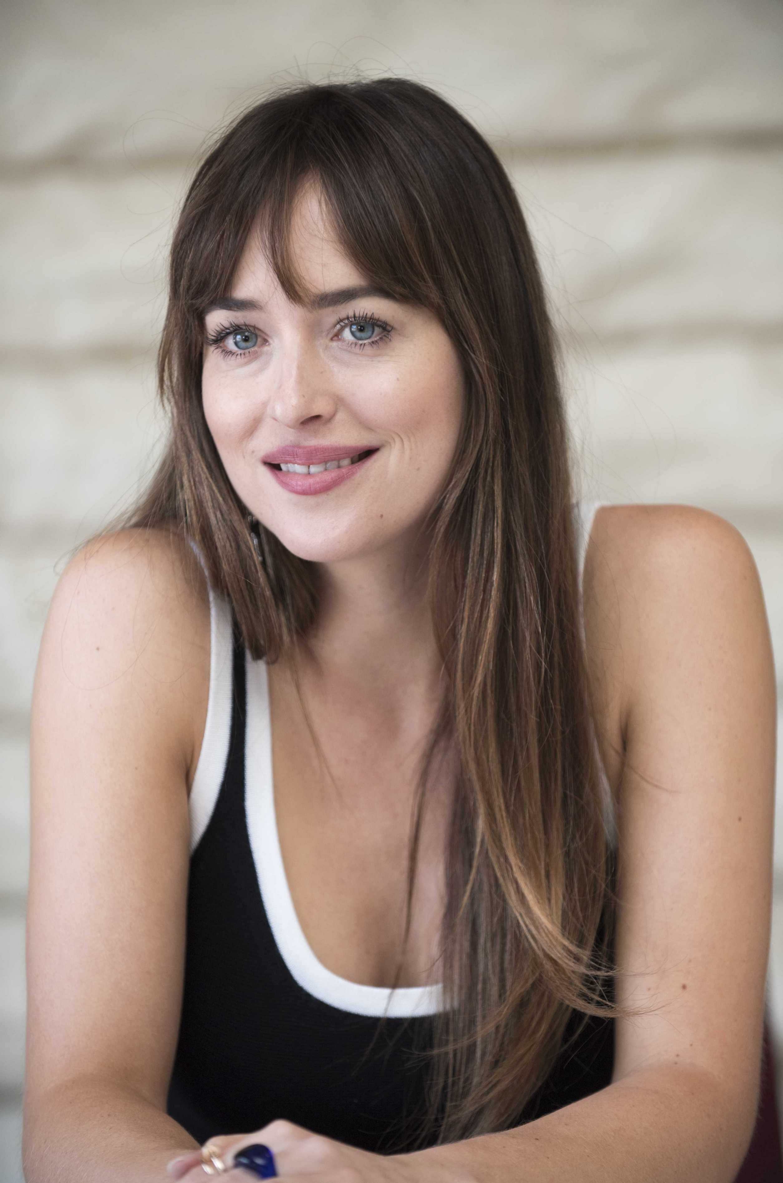 Dakota_Johnson_-__Bad_Times_at_the_El_Royale__press_conference_in_Los_Angeles_-_September_232C_2018-35.jpg