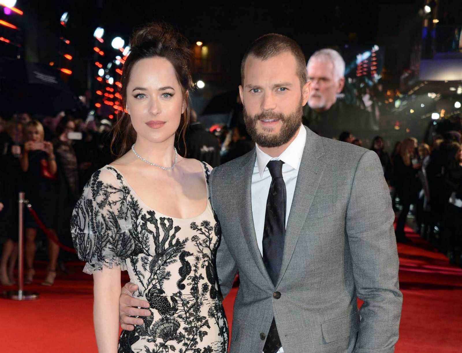 Dakota_Johnson_-__Fifty_Shades_Darker__premiere_in_London_on_Feb_9-129.jpg Dakota_Johnson_-__Fifty_Shades_Darker__premiere_in_London_on_Feb_9-129.jpg