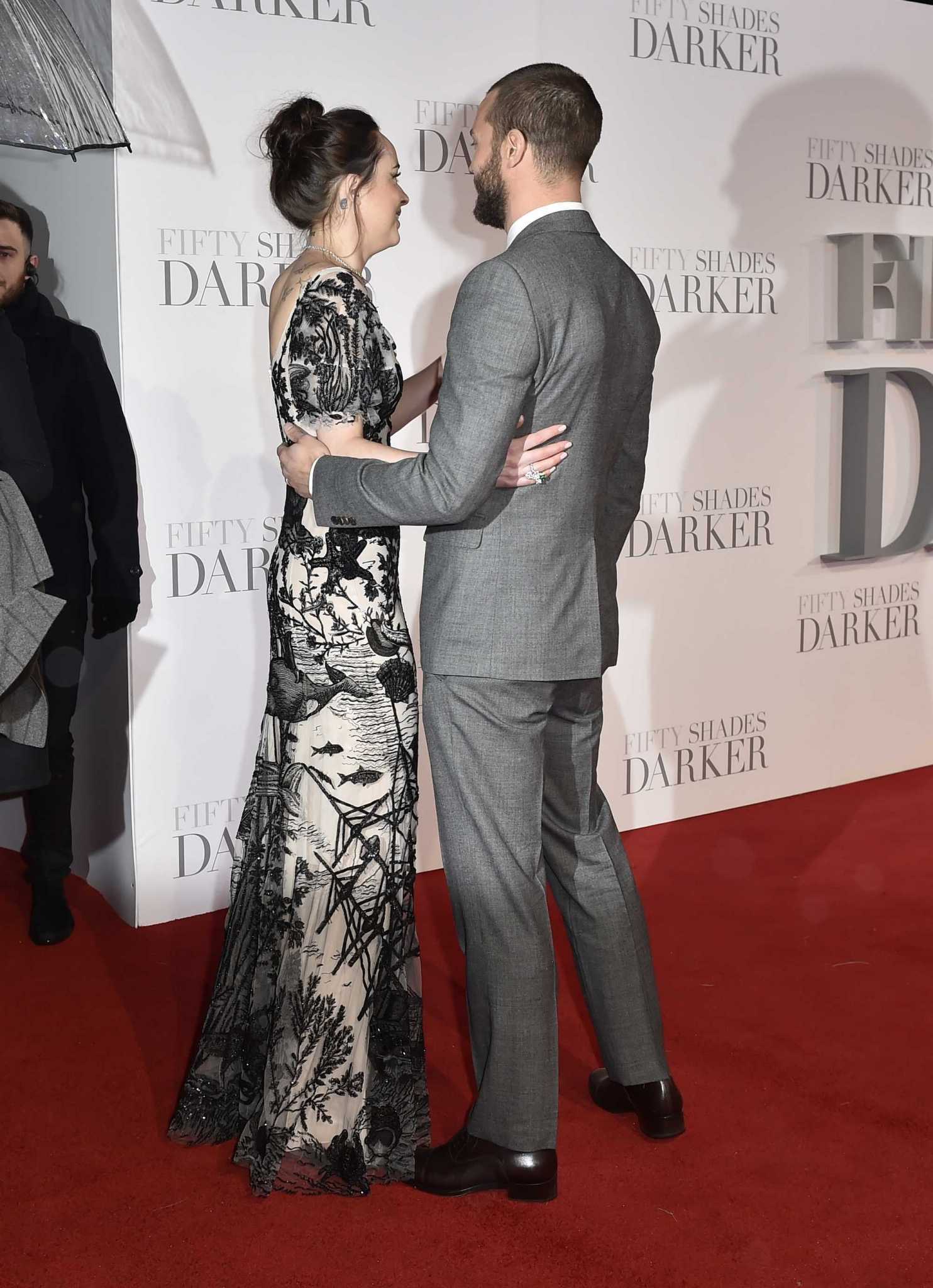 Dakota_Johnson_-__Fifty_Shades_Darker__premiere_in_London_on_Feb_9-33.jpg Dakota_Johnson_-__Fifty_Shades_Darker__premiere_in_London_on_Feb_9-33.jpg