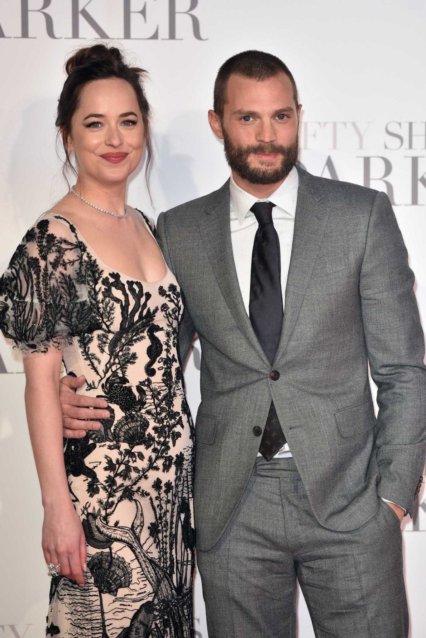 Dakota_Johnson_-__Fifty_Shades_Darker__premiere_in_London_on_Feb_9-45.jpg Dakota_Johnson_-__Fifty_Shades_Darker__premiere_in_London_on_Feb_9-45.jpg