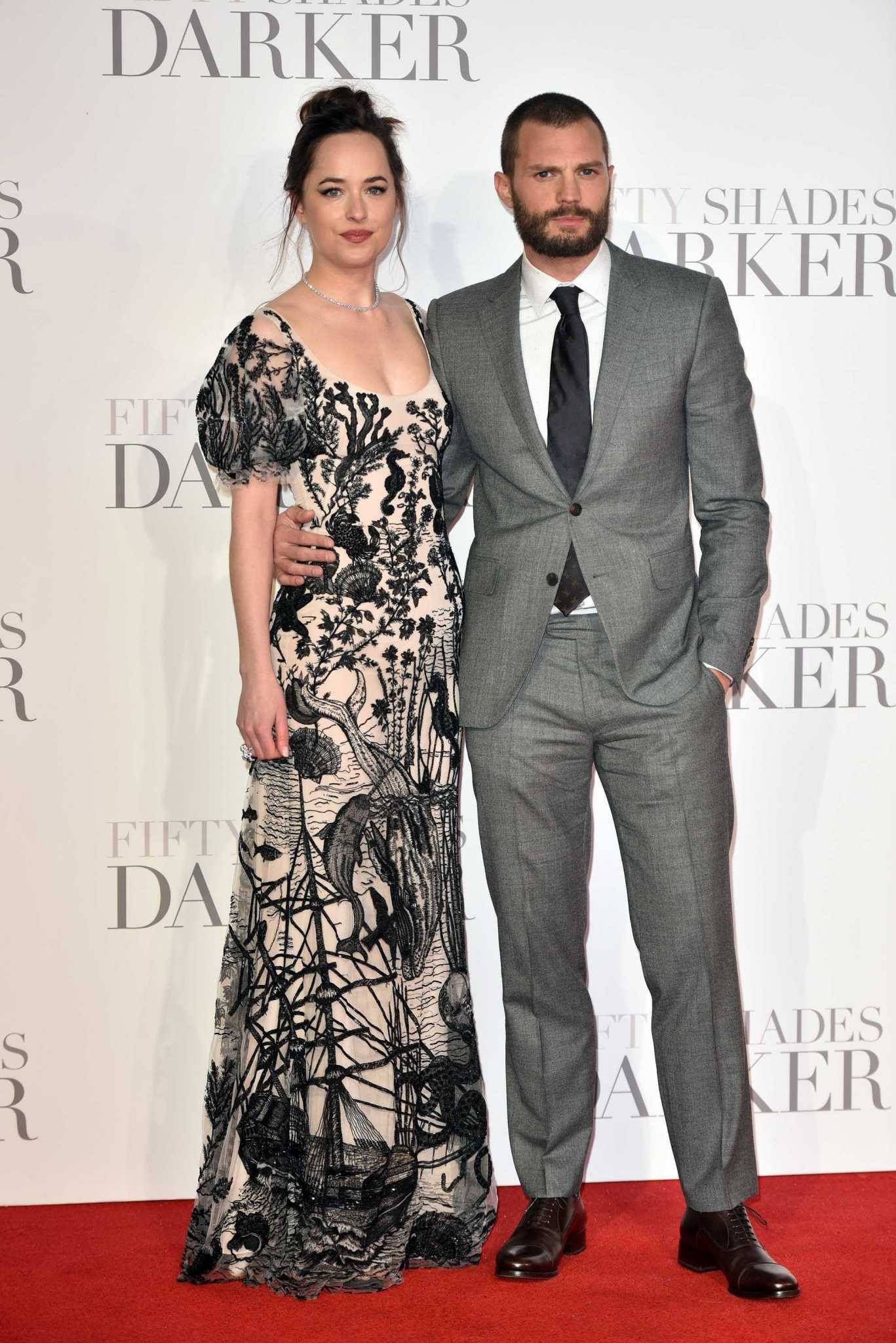 Dakota_Johnson_-__Fifty_Shades_Darker__premiere_in_London_on_Feb_9-46.jpg Dakota_Johnson_-__Fifty_Shades_Darker__premiere_in_London_on_Feb_9-46.jpg