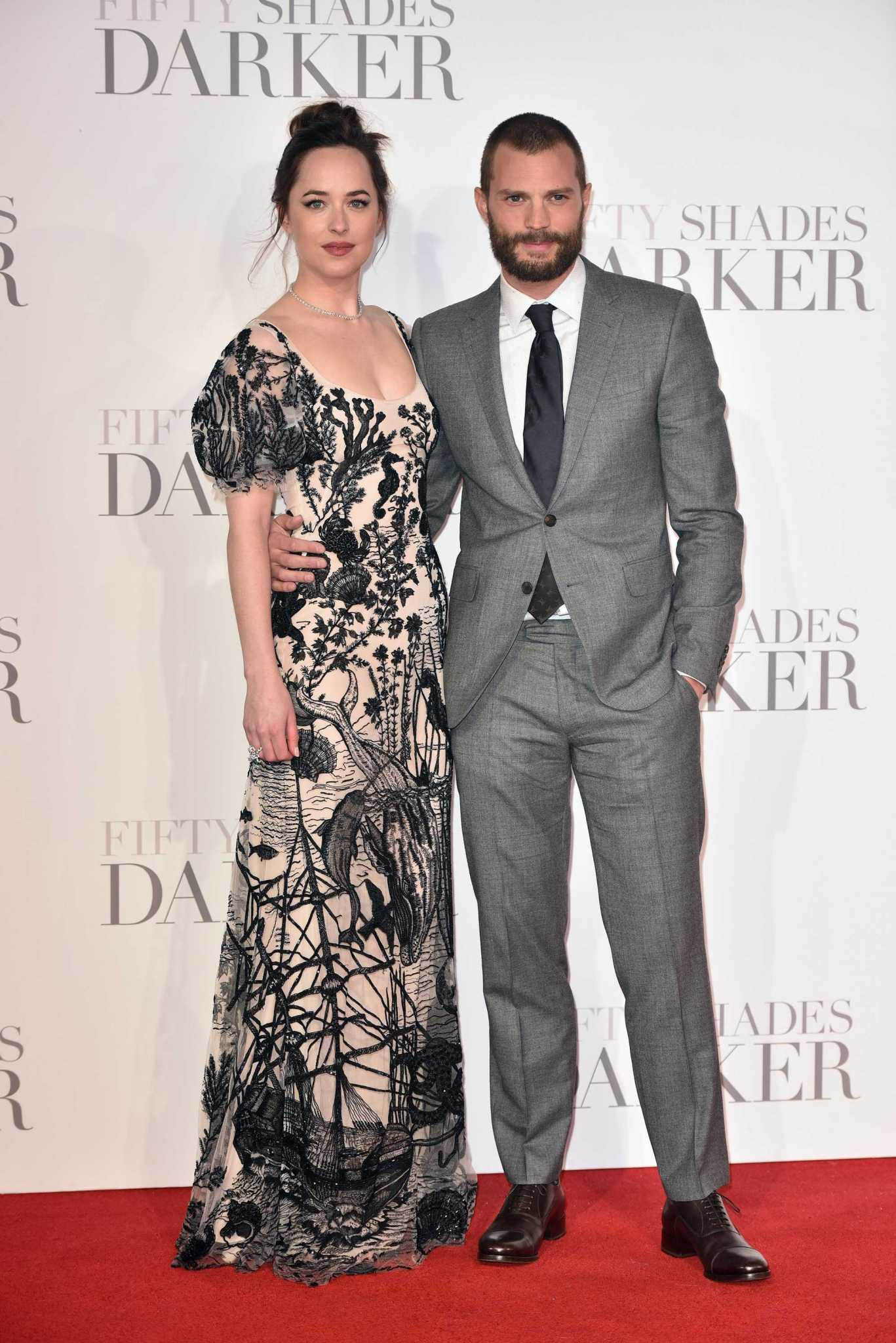 Dakota_Johnson_-__Fifty_Shades_Darker__premiere_in_London_on_Feb_9-48.jpg Dakota_Johnson_-__Fifty_Shades_Darker__premiere_in_London_on_Feb_9-48.jpg