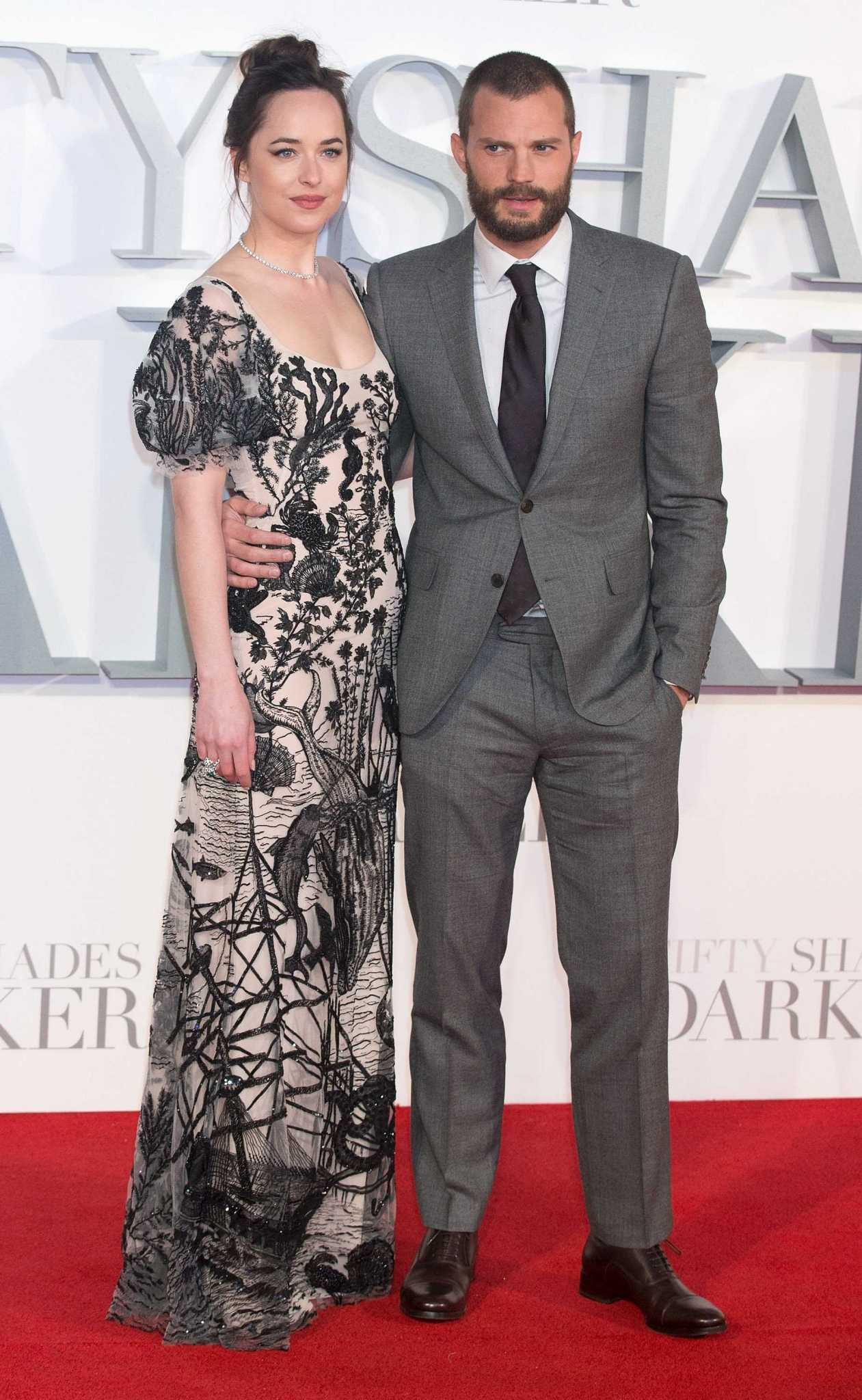 Dakota_Johnson_-__Fifty_Shades_Darker__premiere_in_London_on_Feb_9-63.jpg Dakota_Johnson_-__Fifty_Shades_Darker__premiere_in_London_on_Feb_9-63.jpg