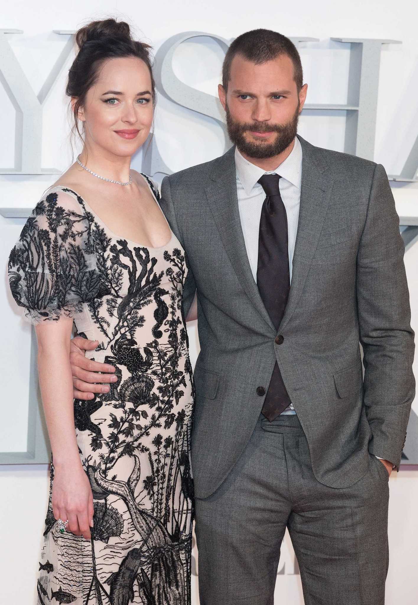Dakota_Johnson_-__Fifty_Shades_Darker__premiere_in_London_on_Feb_9-67.jpg Dakota_Johnson_-__Fifty_Shades_Darker__premiere_in_London_on_Feb_9-67.jpg