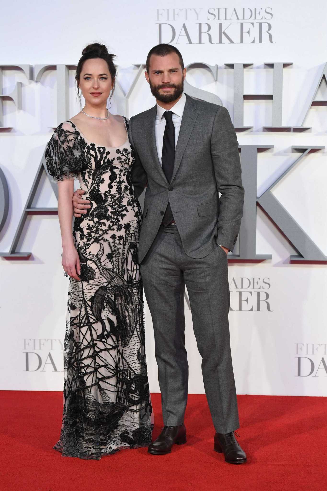 Dakota_Johnson_-__Fifty_Shades_Darker__premiere_in_London_on_Feb_9-68.jpg Dakota_Johnson_-__Fifty_Shades_Darker__premiere_in_London_on_Feb_9-68.jpg
