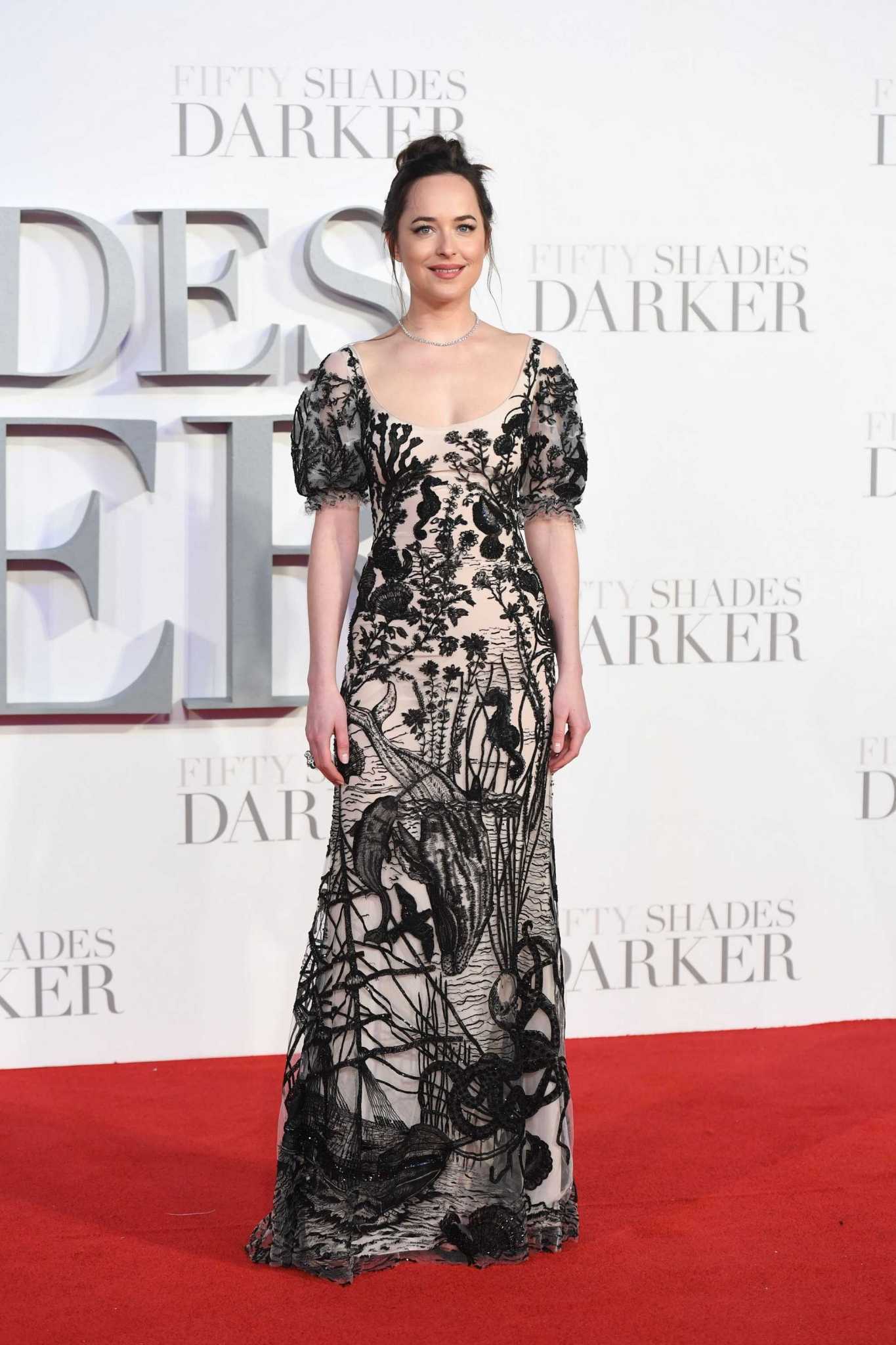 Dakota_Johnson_-__Fifty_Shades_Darker__premiere_in_London_on_Feb_9-77.jpg Dakota_Johnson_-__Fifty_Shades_Darker__premiere_in_London_on_Feb_9-77.jpg