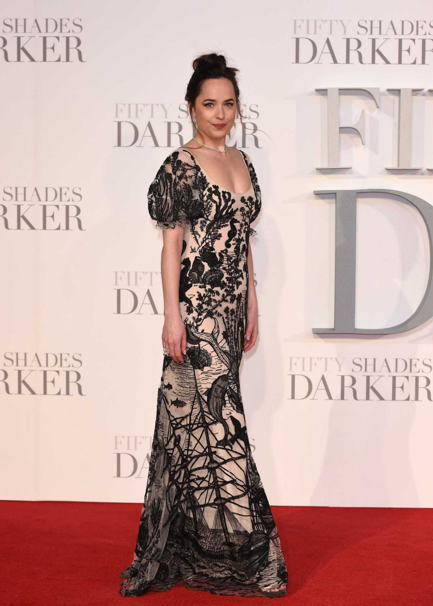 Dakota_Johnson_-__Fifty_Shades_Darker__premiere_in_London_on_Feb_9-87.jpg Dakota_Johnson_-__Fifty_Shades_Darker__premiere_in_London_on_Feb_9-87.jpg