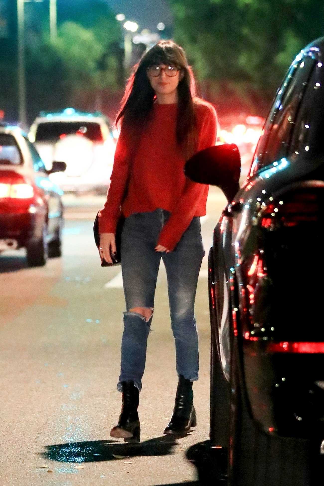 Dakota_Johnson_-_leaving_Meche_salon_after_a_pampering_session_in_Beverly_Hills_November_212C_2019-01.jpg Dakota_Johnson_-_leaving_Meche_salon_after_a_pampering_session_in_Beverly_Hills_November_212C_2019-01.jpg