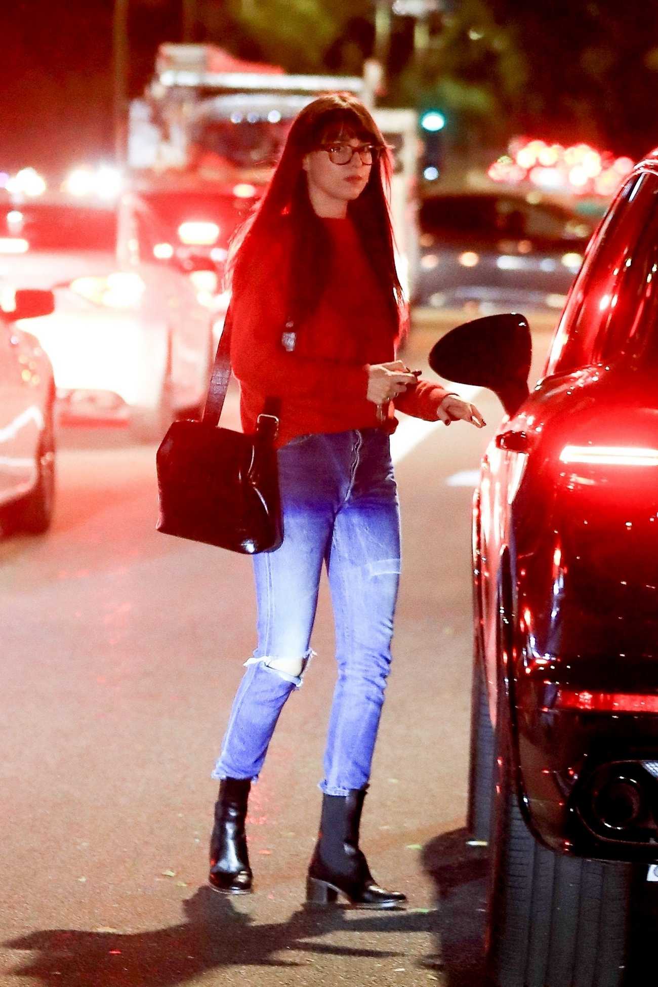 Dakota_Johnson_-_leaving_Meche_salon_after_a_pampering_session_in_Beverly_Hills_November_212C_2019-03.jpg Dakota_Johnson_-_leaving_Meche_salon_after_a_pampering_session_in_Beverly_Hills_November_212C_2019-03.jpg