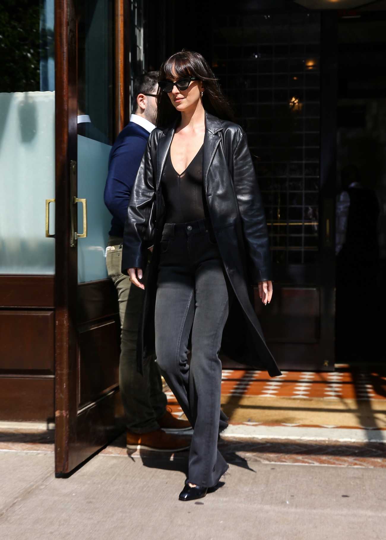 Dakota_Johnson_-_leaving_the_Greenwich_Hotel2C_New_York_City_-_June_22C_2025_04.jpg