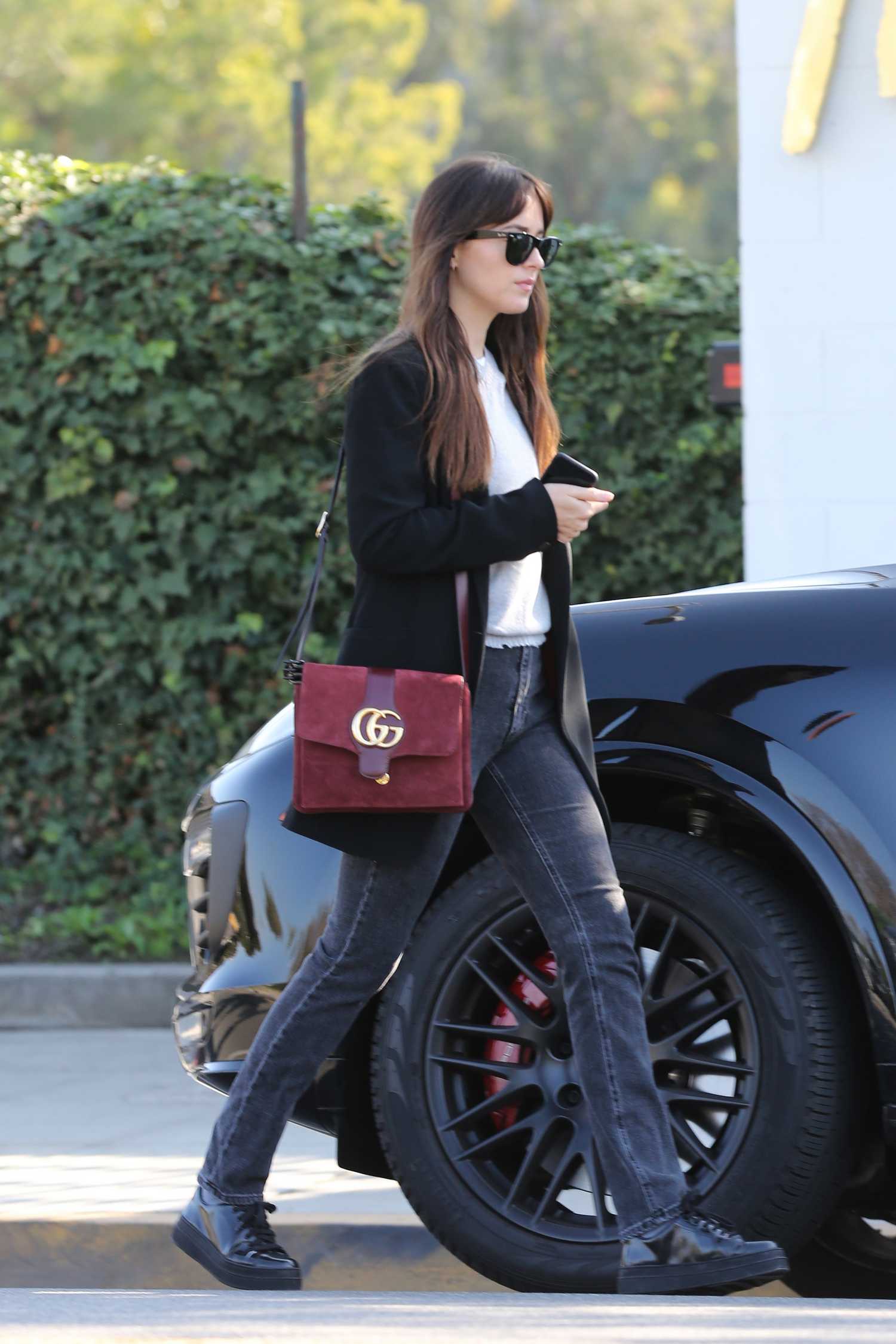 Dakota_Johnson_-_looks_stylish_as_she_leaves_a_skin_clinic2C_Beverly_Hills_01102019-03.jpg Dakota_Johnson_-_looks_stylish_as_she_leaves_a_skin_clinic2C_Beverly_Hills_01102019-03.jpg