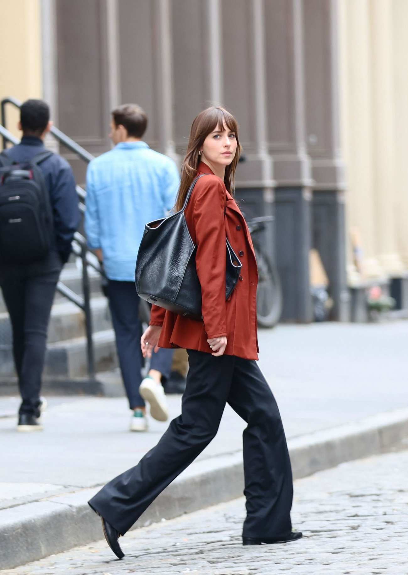 Dakota_Johnson_-_seen_at_the_movie_set_of_the__Materialists__in_New_York_May_162C_2024_02.jpg