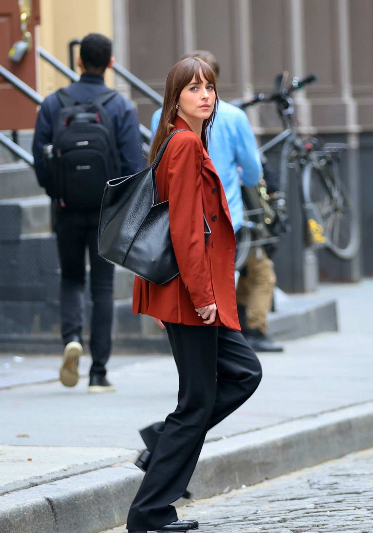 Dakota_Johnson_-_seen_at_the_movie_set_of_the__Materialists__in_New_York_May_162C_2024_40.jpg