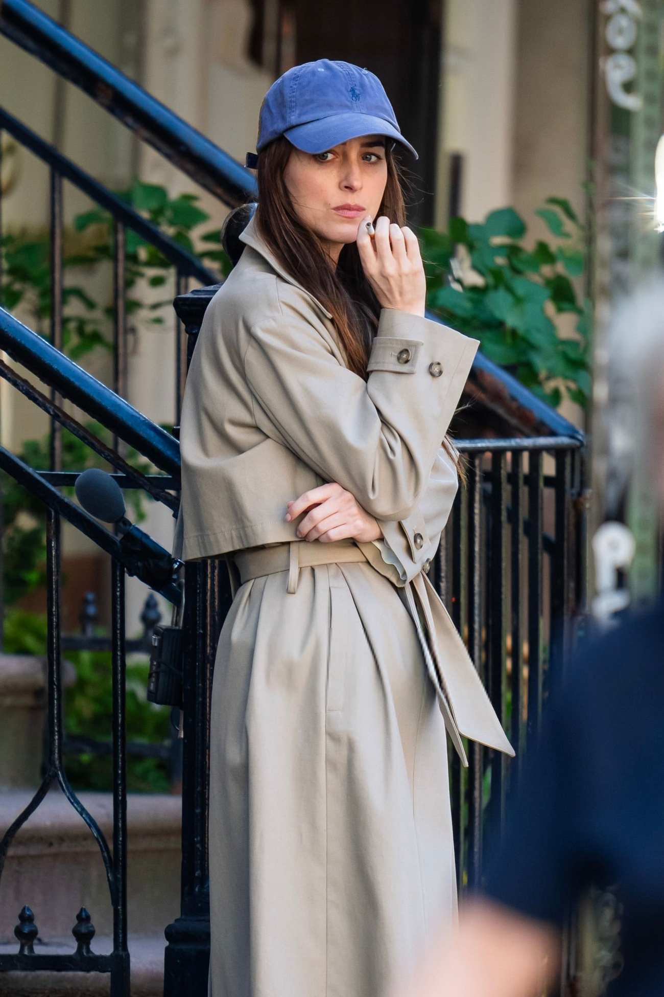 Dakota_Johnson_-_seen_at_the_movie_set_of_the__Materialists__in_New_York_May_282C_2024_05.jpg Dakota_Johnson_-_seen_at_the_movie_set_of_the__Materialists__in_New_York_May_282C_2024_05.jpg