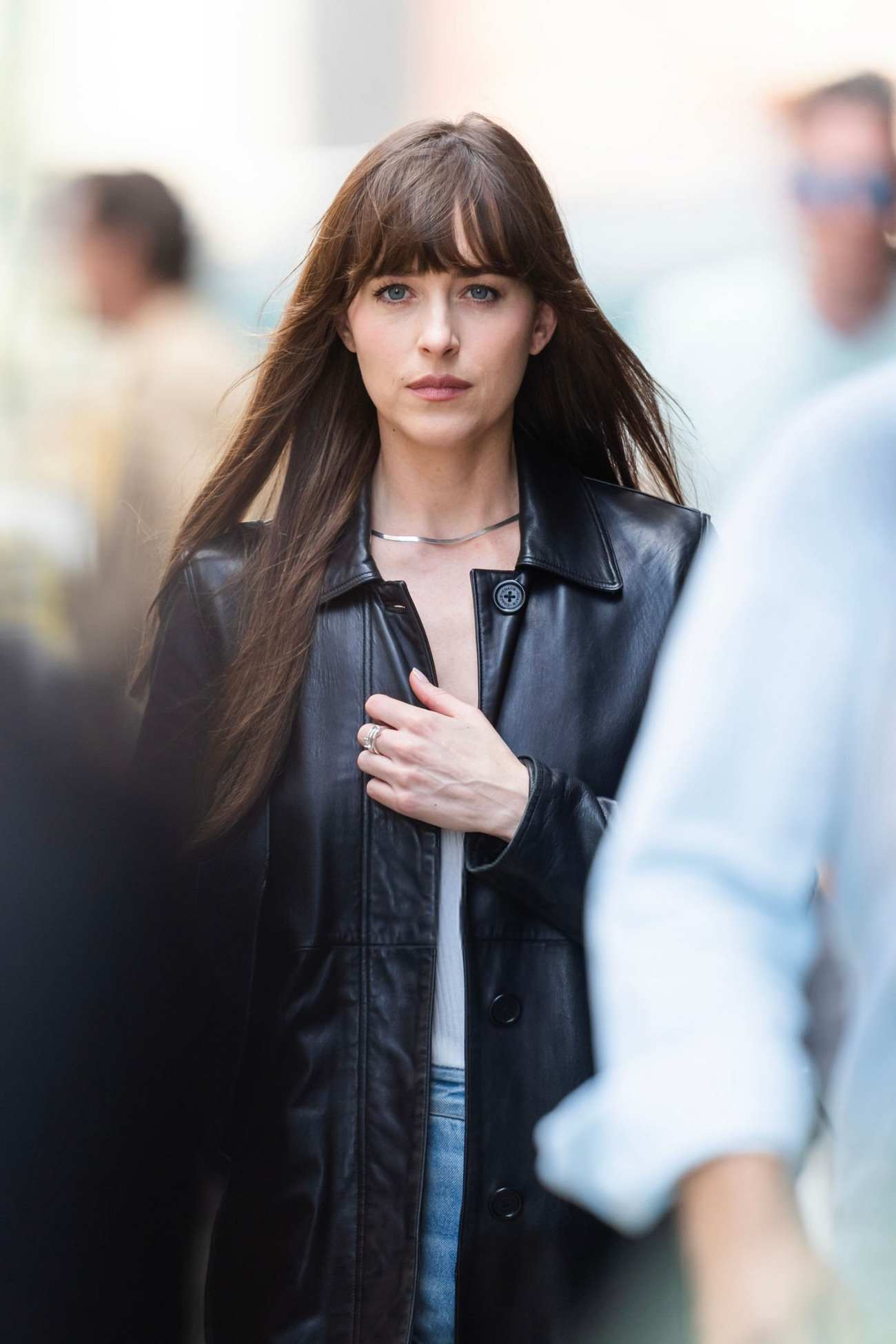 Dakota_Johnson_-_seen_at_the_movie_set_of_the__Materialists__in_New_York_May_82C_2024_22.jpg