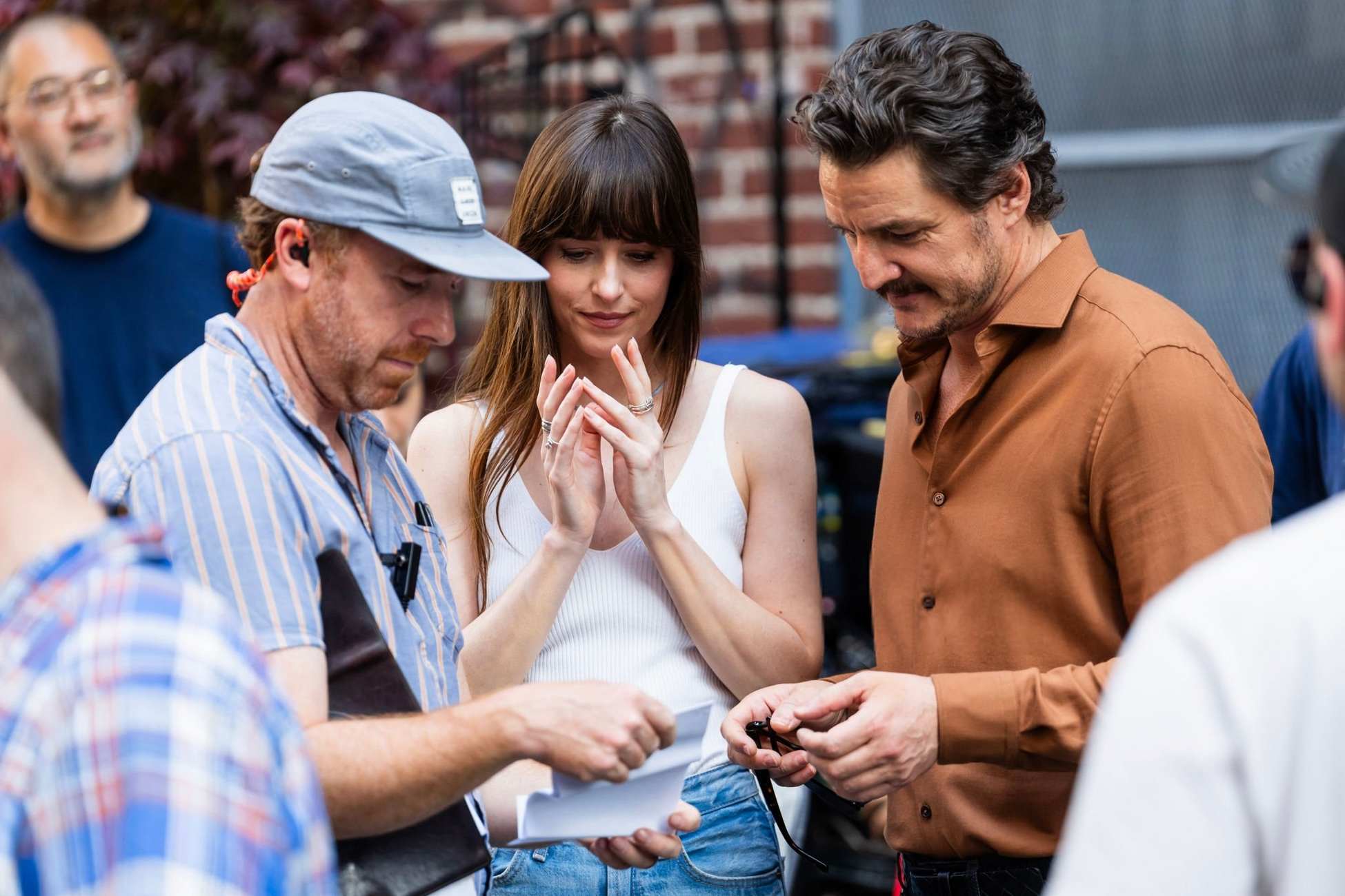 Dakota_Johnson_-_seen_at_the_movie_set_of_the__Materialists__in_New_York_May_82C_2024_30.jpg