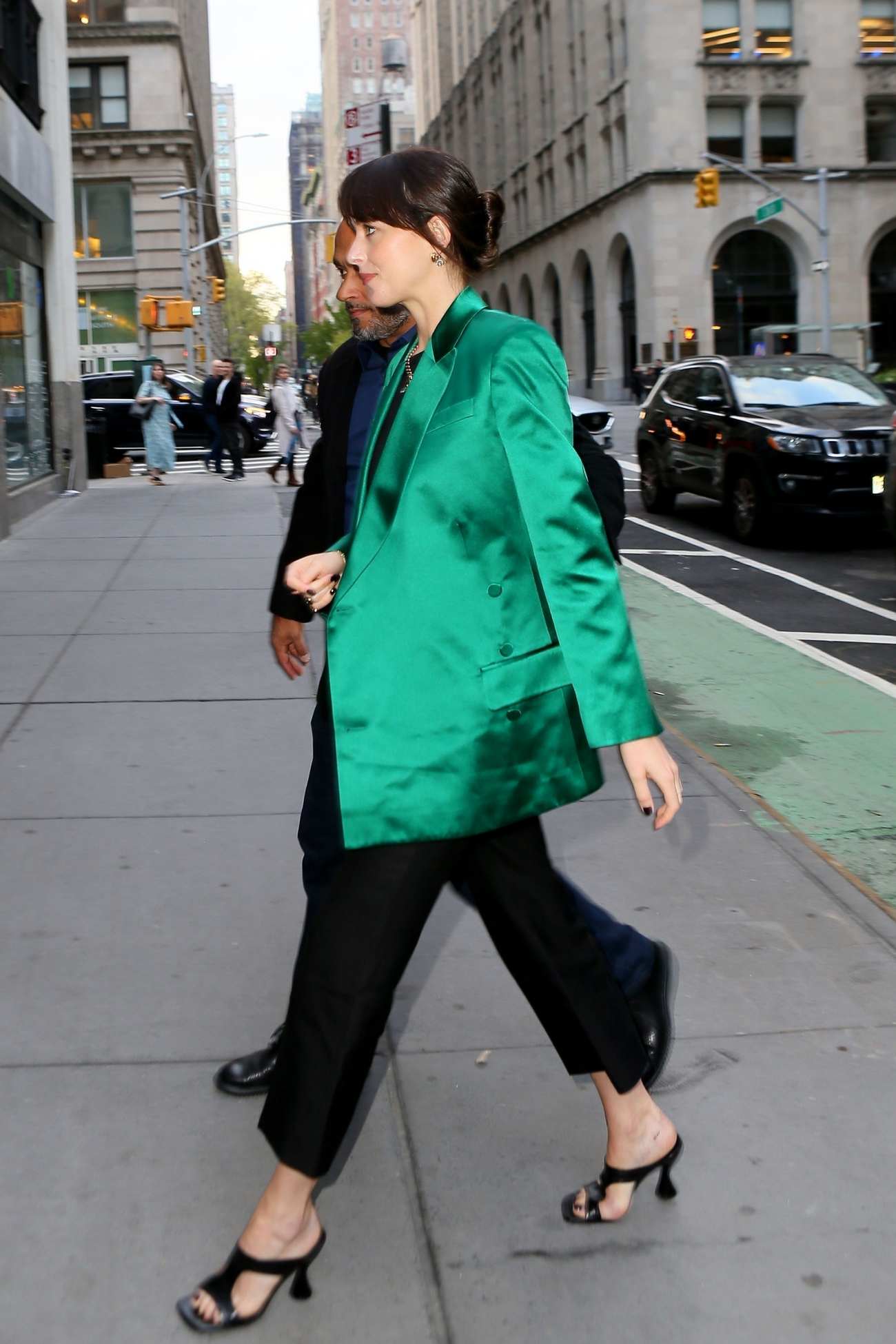 Dakota_Johnson_-_spotted_leaving_The_Greenwich_Hotel_in_New_York_City2C_0504202207.jpg
